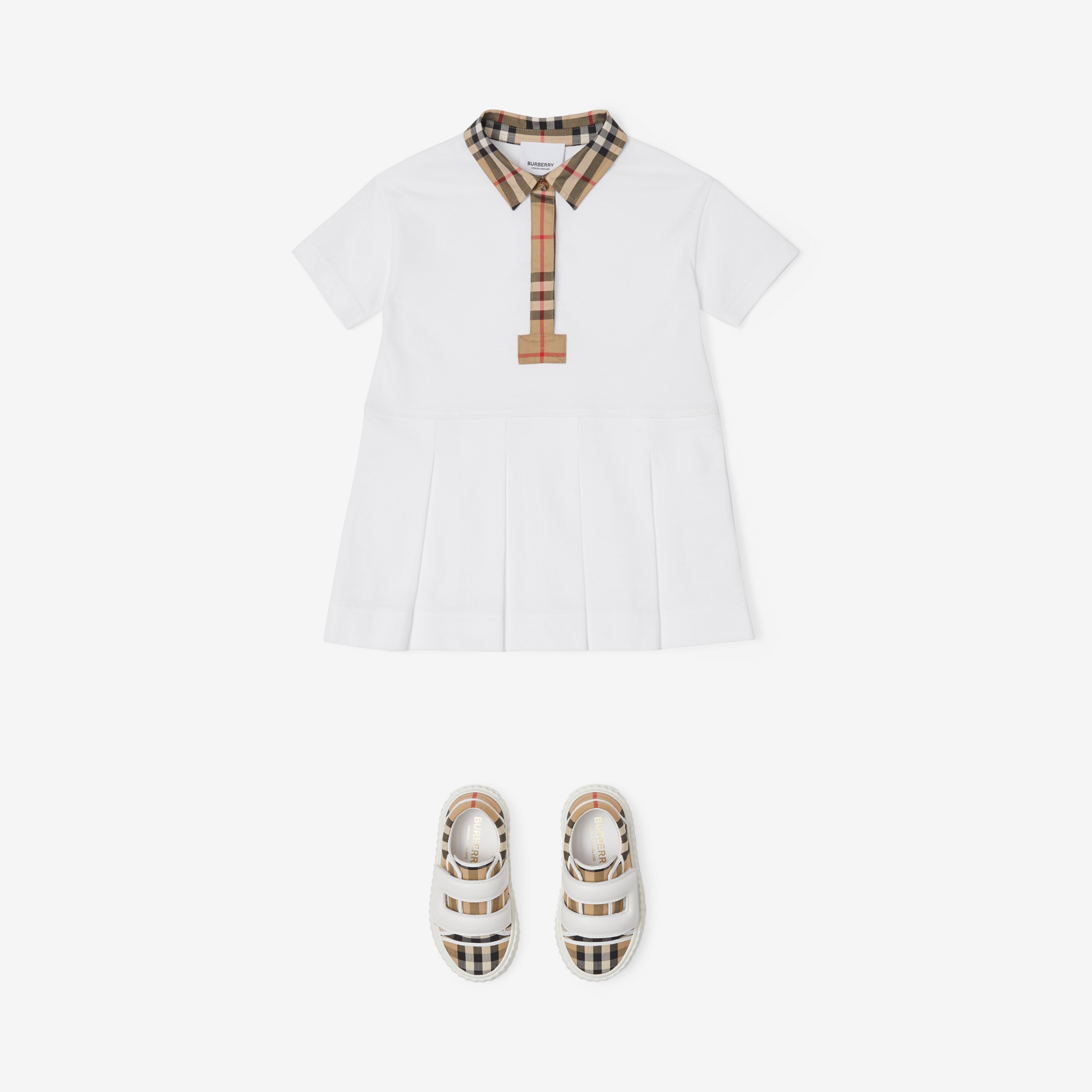 Vestido estilo camisa polo de algodão piquê com detalhe em Vintage Check (Branco) - Crianças | Burberry® oficial - 3