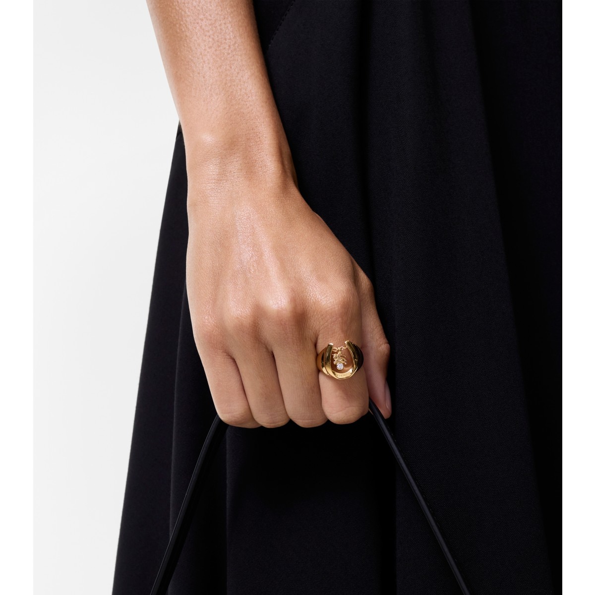  Horseshoe ring