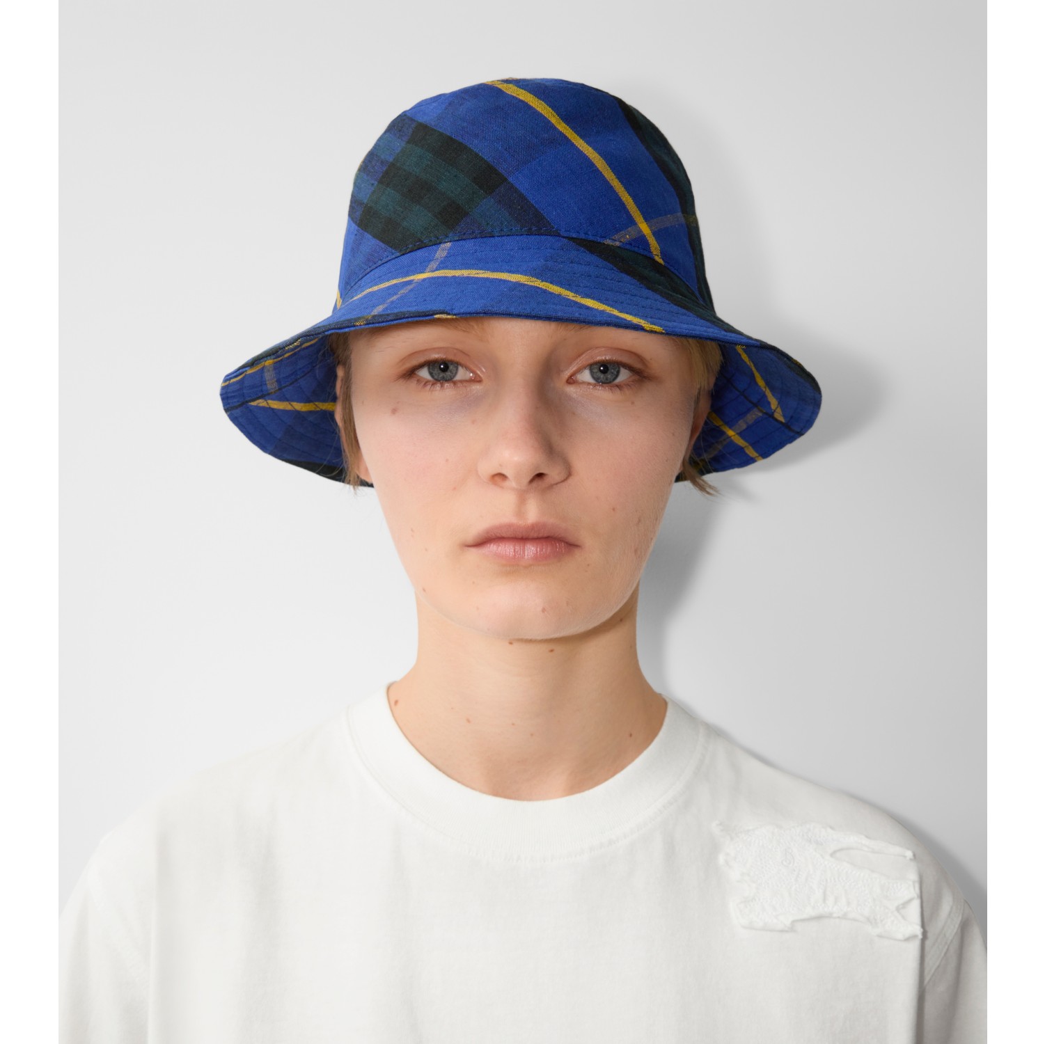 Check Linen Bucket Hat in Bright navy - Men | Burberry® Official