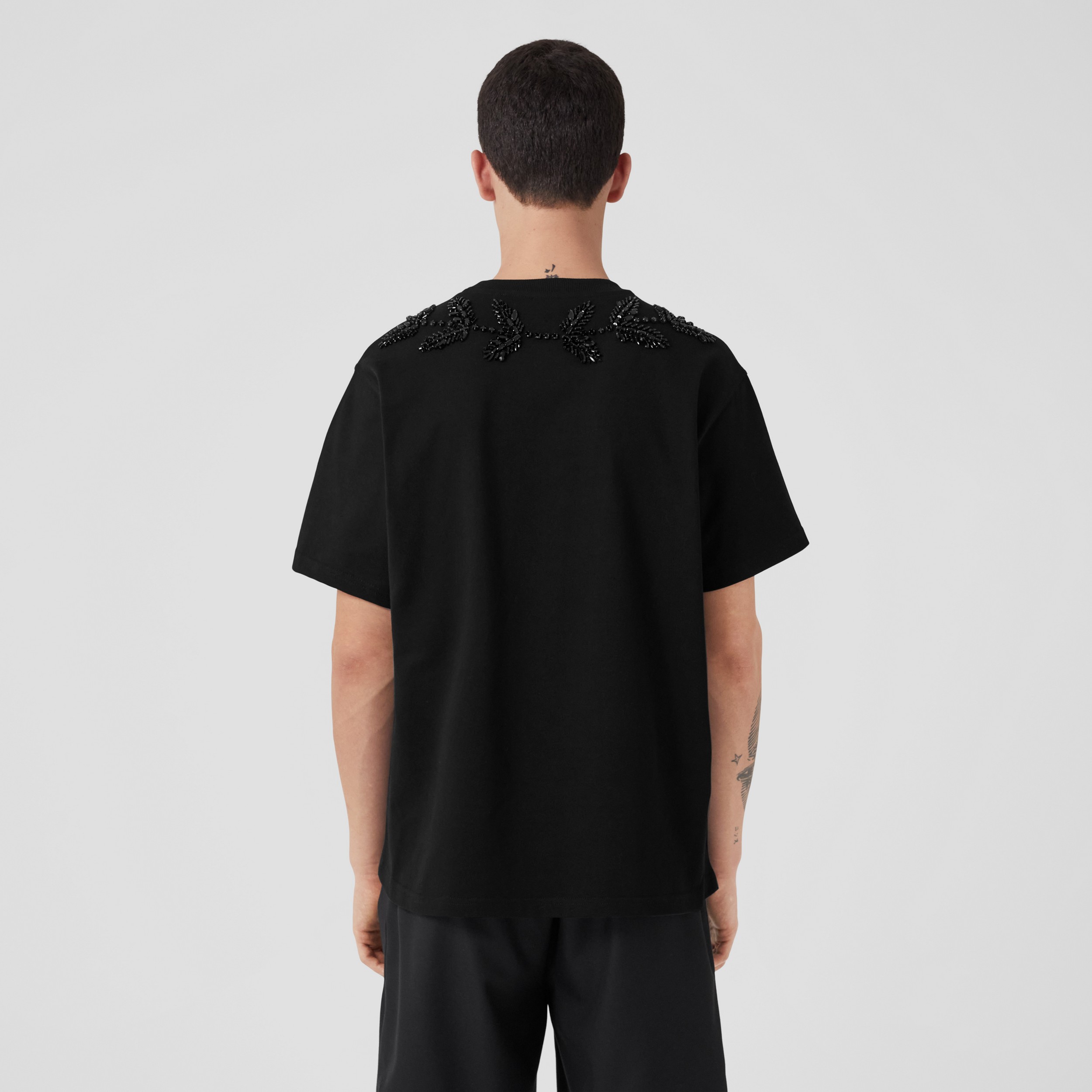 T-shirt in cotone con stemma con foglie di quercia in cristalli (Nero) - Uomo | Sito ufficiale Burberry® - 3