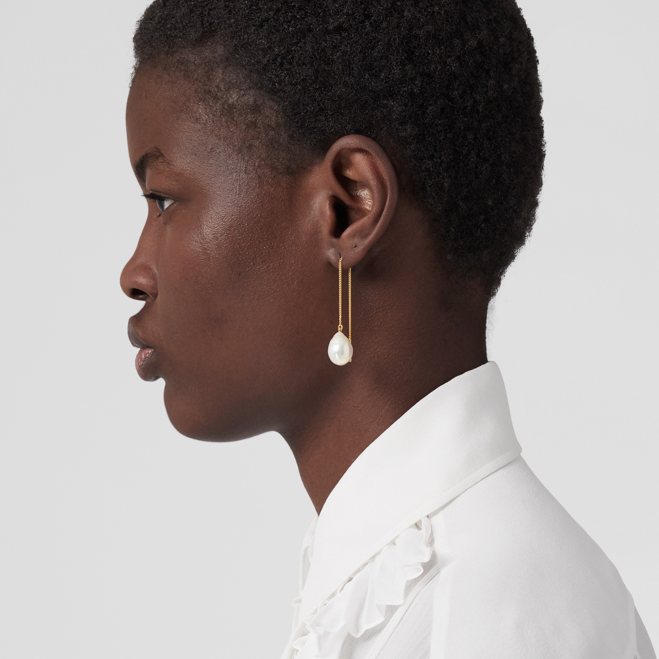 Boucles d’oreilles plaquées or et palladium avec perle (Clair/palladium) - Femme | Site officiel Burberry® - 4