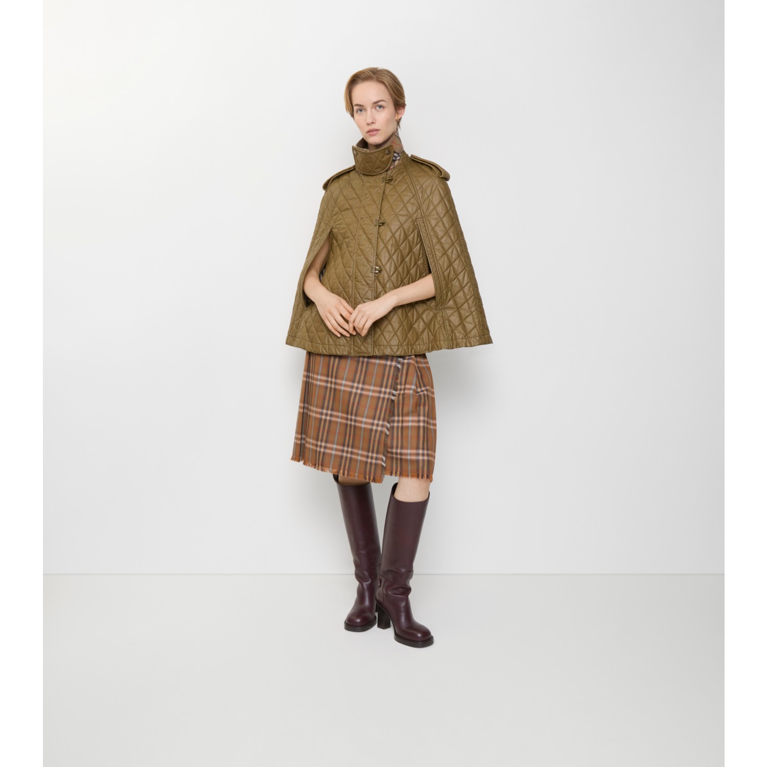 Shearling Collar Quilted Cotton Heath Cape in Walrus brown/hemlock beige - Women | Burberry® Official