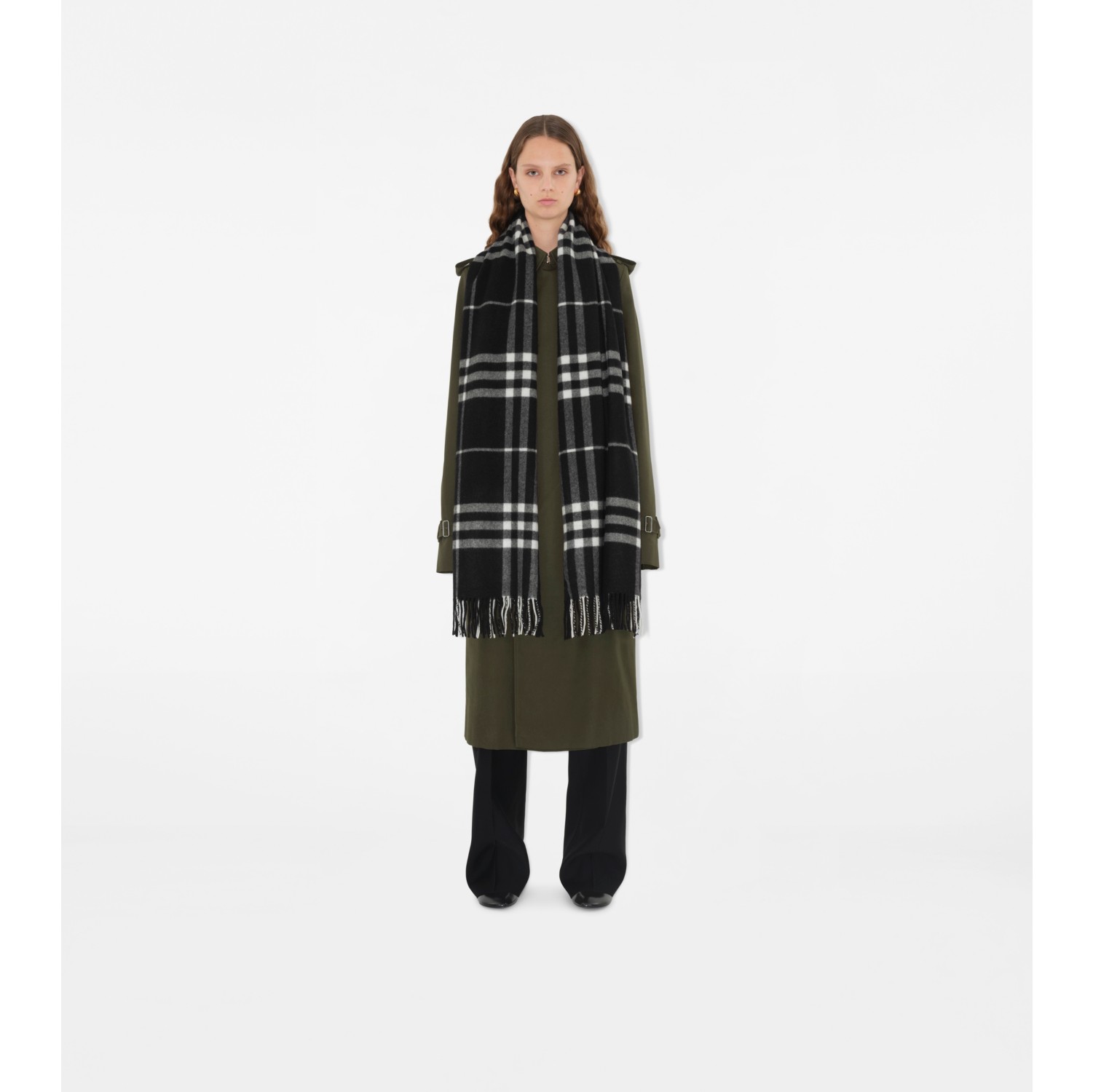 Wide Check Cashmere Scarf in Black calico Burberry Official