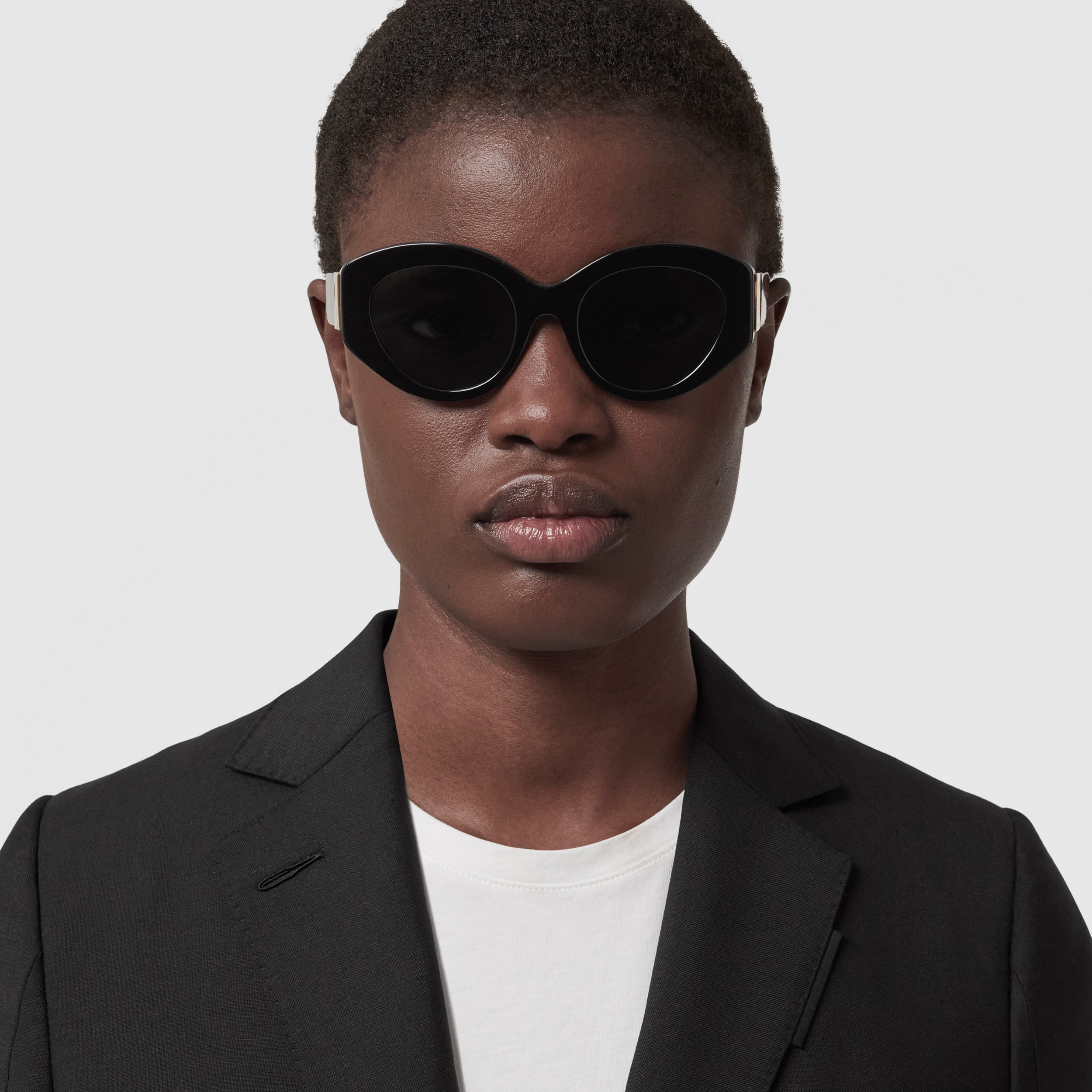 Hardware Detail Cat-eye Frame Sunglasses in Black - Women | Burberry® Official - 3