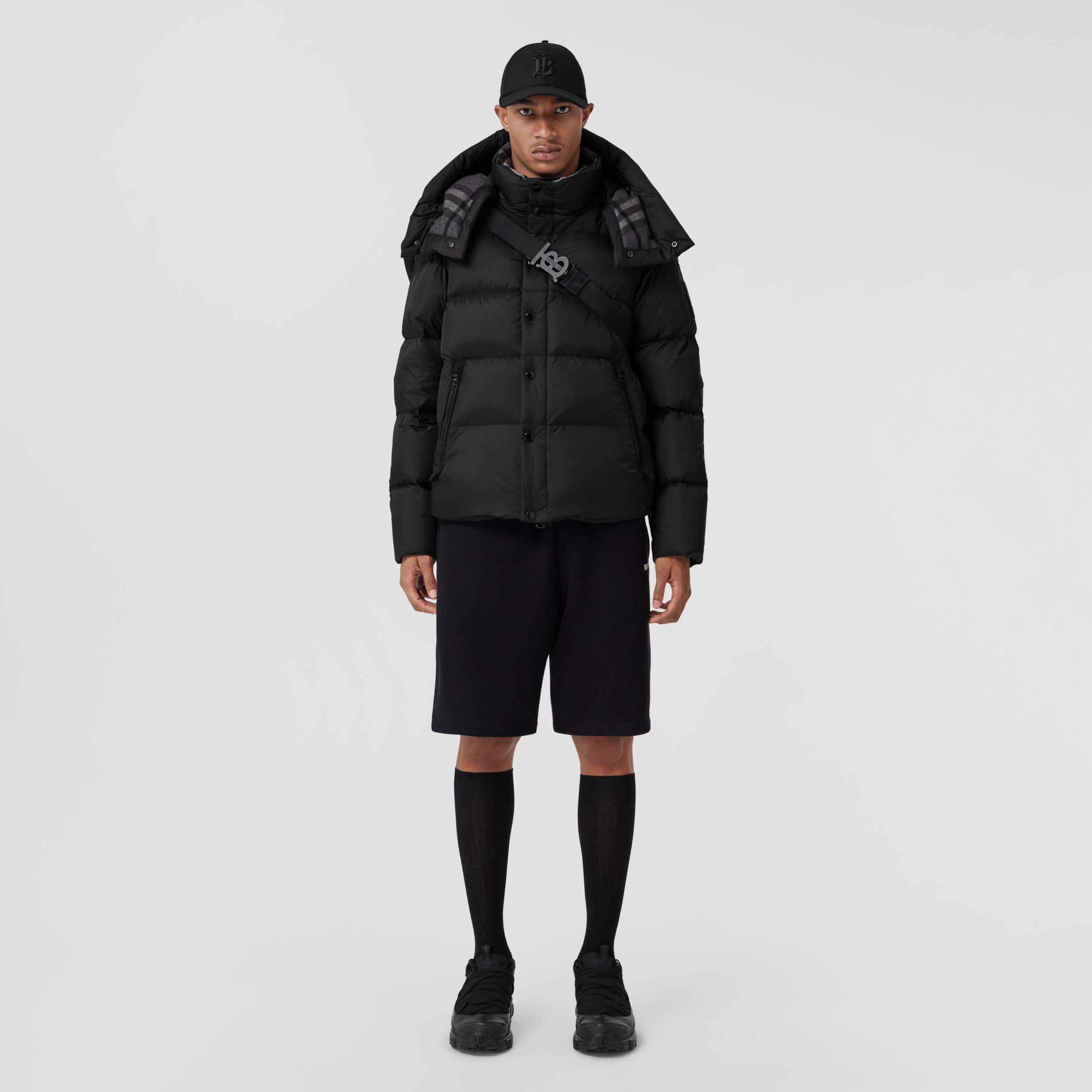 Detachable Sleeve Hooded Puffer Jacket in Black - Men | Burberry® Official