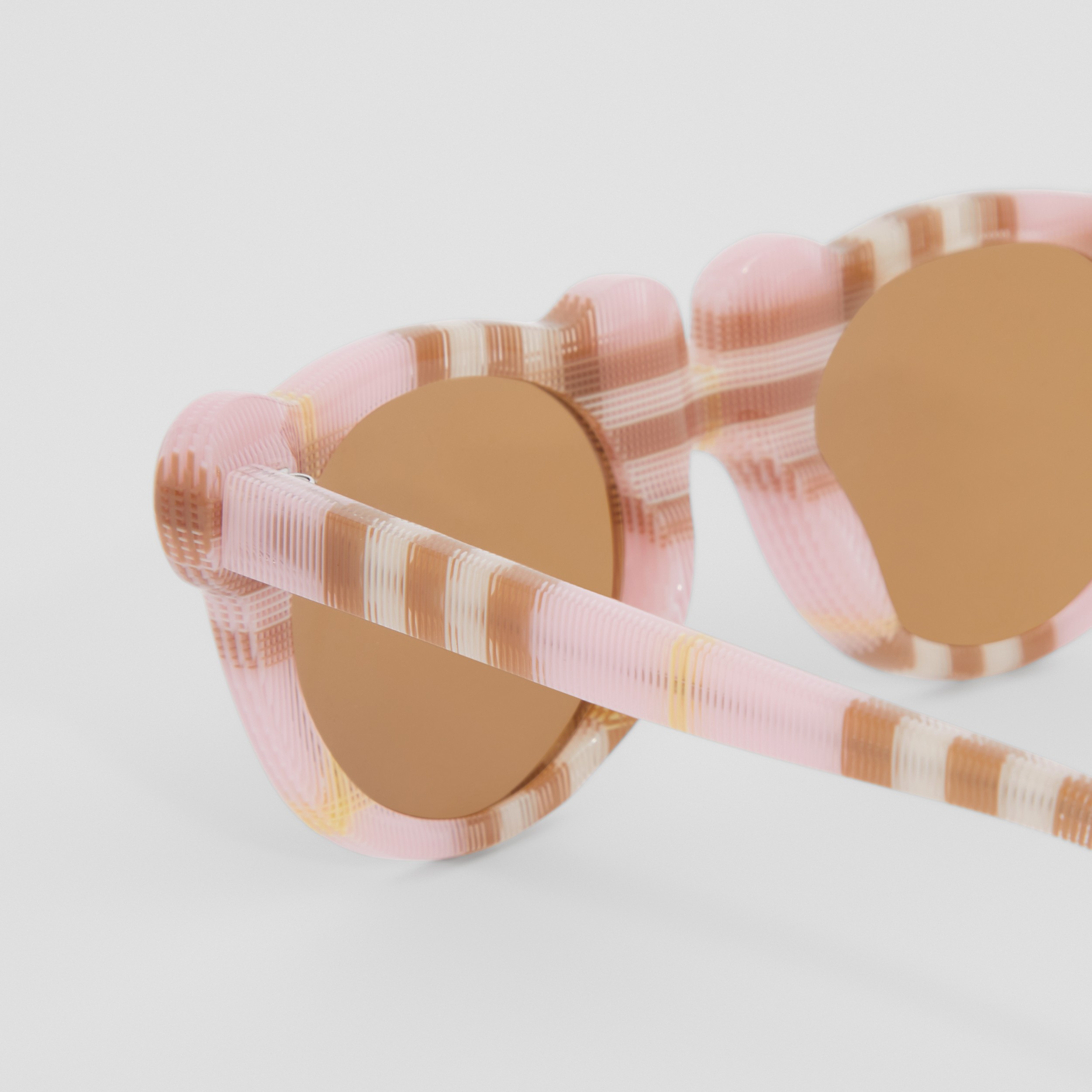 Sonnenbrille mit Teddybär-Gestell aus Bio-Acetat im Karodesign (Rosa) | Burberry® - 2