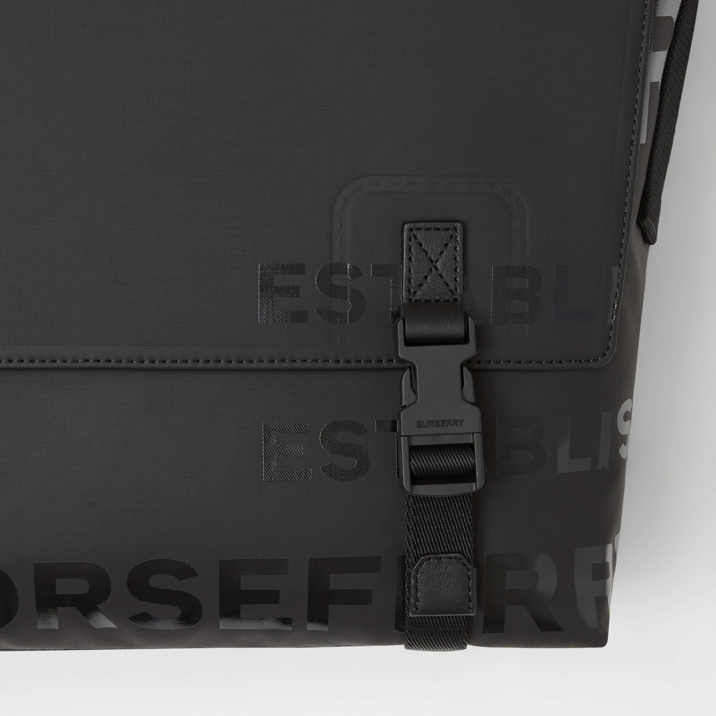 ホースフェリープリント コーティングキャンバス メッセンジャーバッグ (ブラック) - メンズ | Burberry®公式サイト