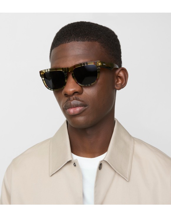 ウィメンズ デザイナーサングラス | Burberry® 公式サイト