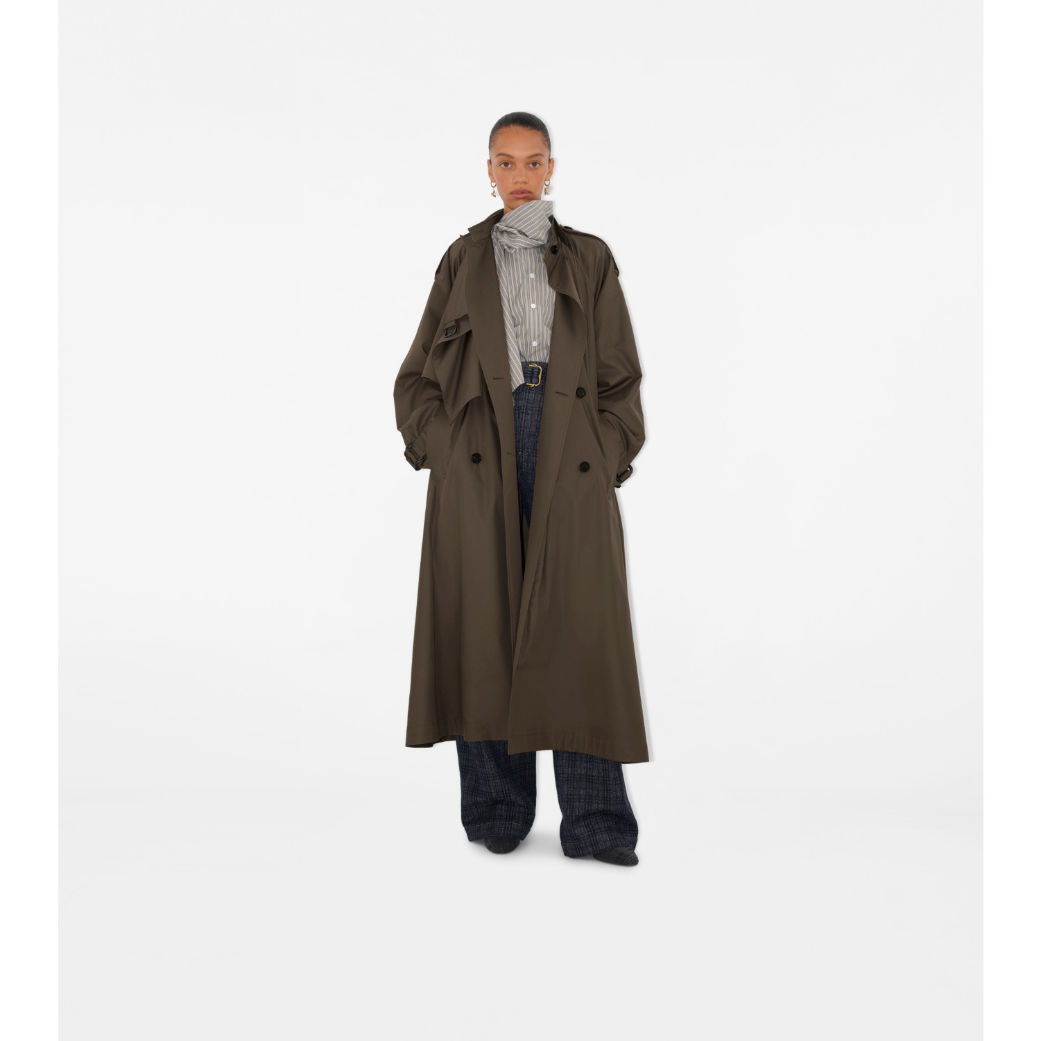 Trench coat largo en gabardina