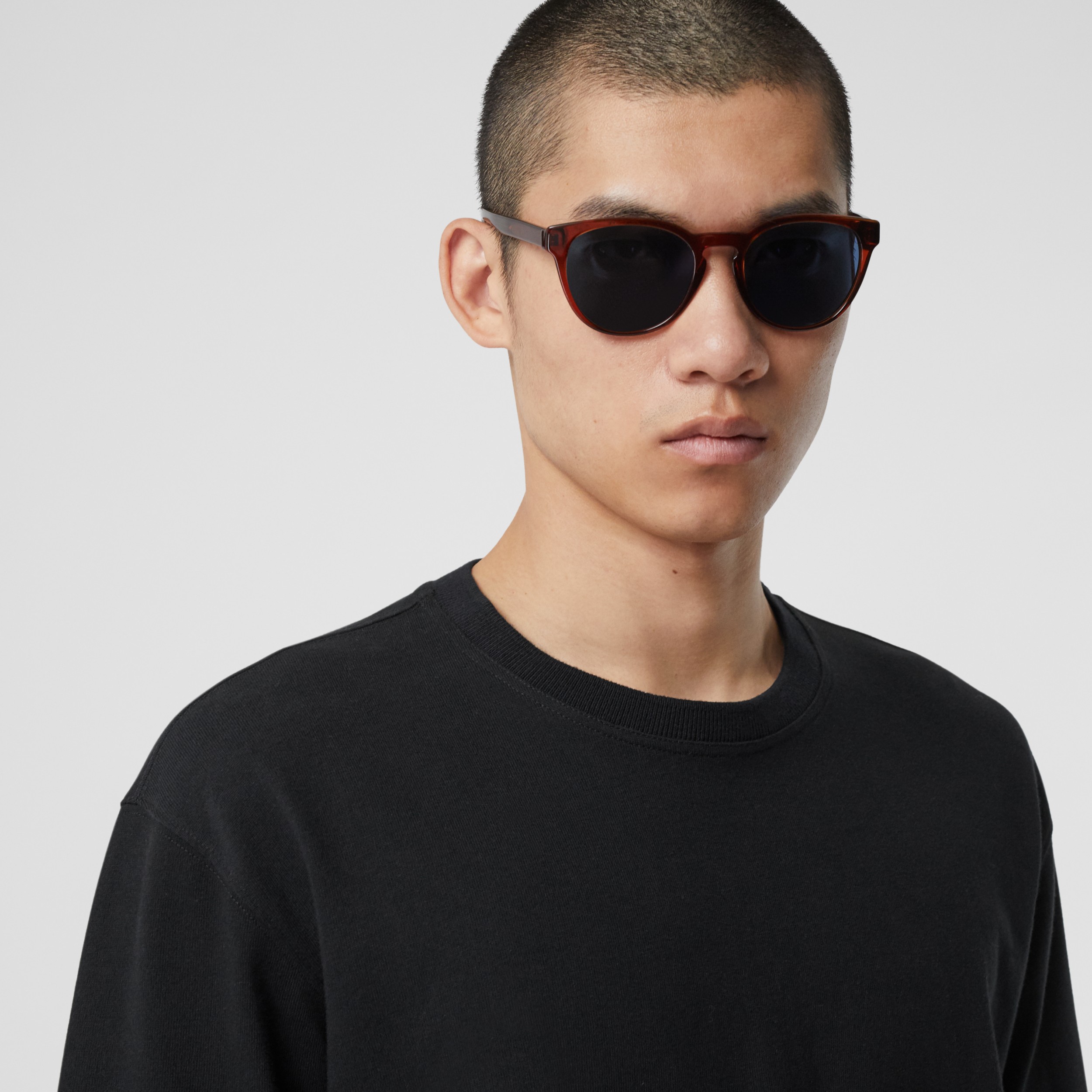 Round Frame Sunglasses In Amber Men Burberry United States