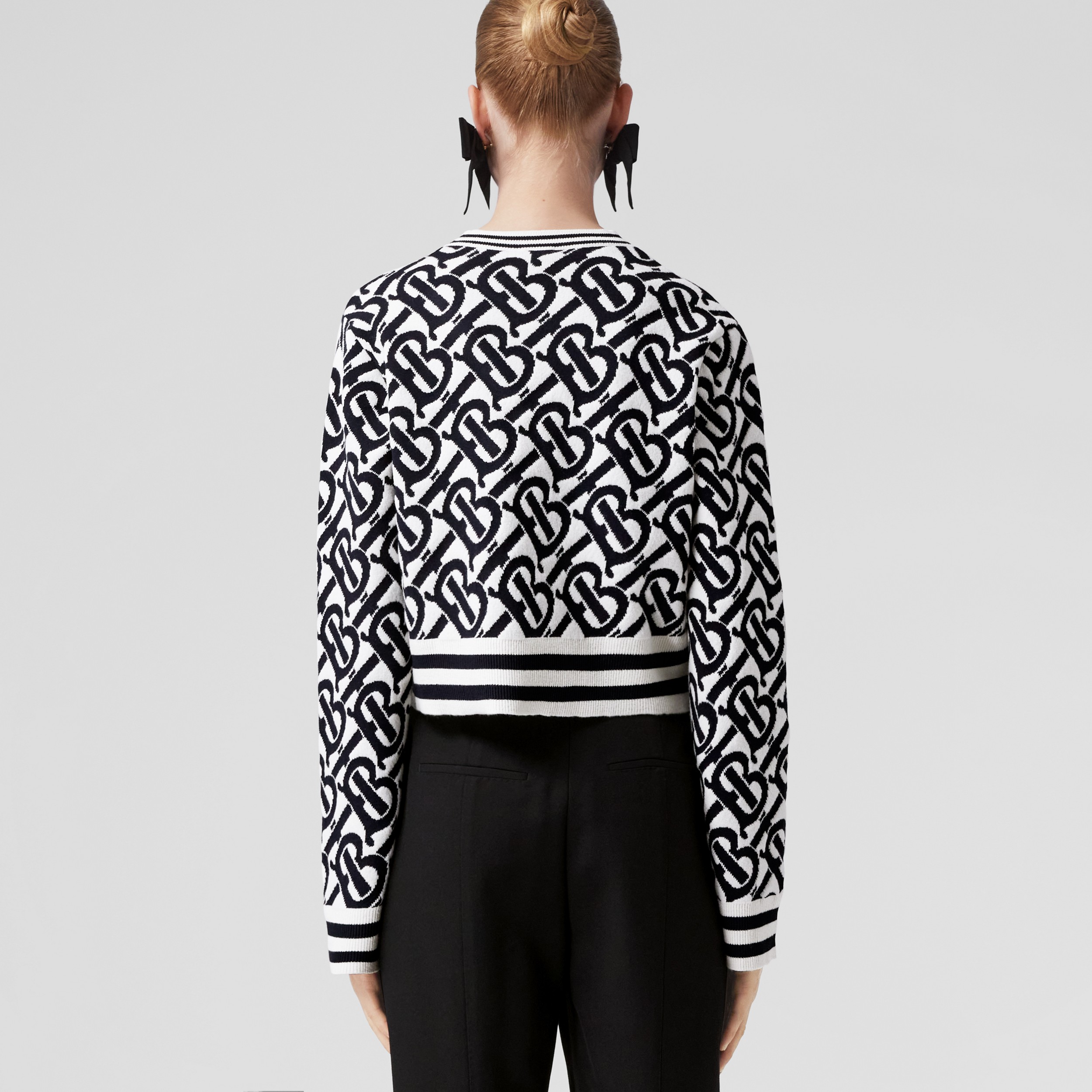 Cropped-Pullover aus Wollmischung mit Jacquard-gewebtem Monogrammmuster (Naturweiß) - Damen | Burberry® - 3