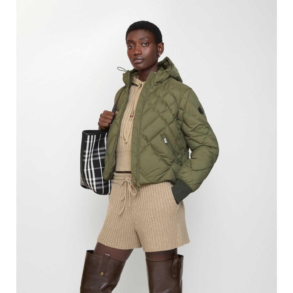  Check -stitch Nylon Delley Puffer Jacket