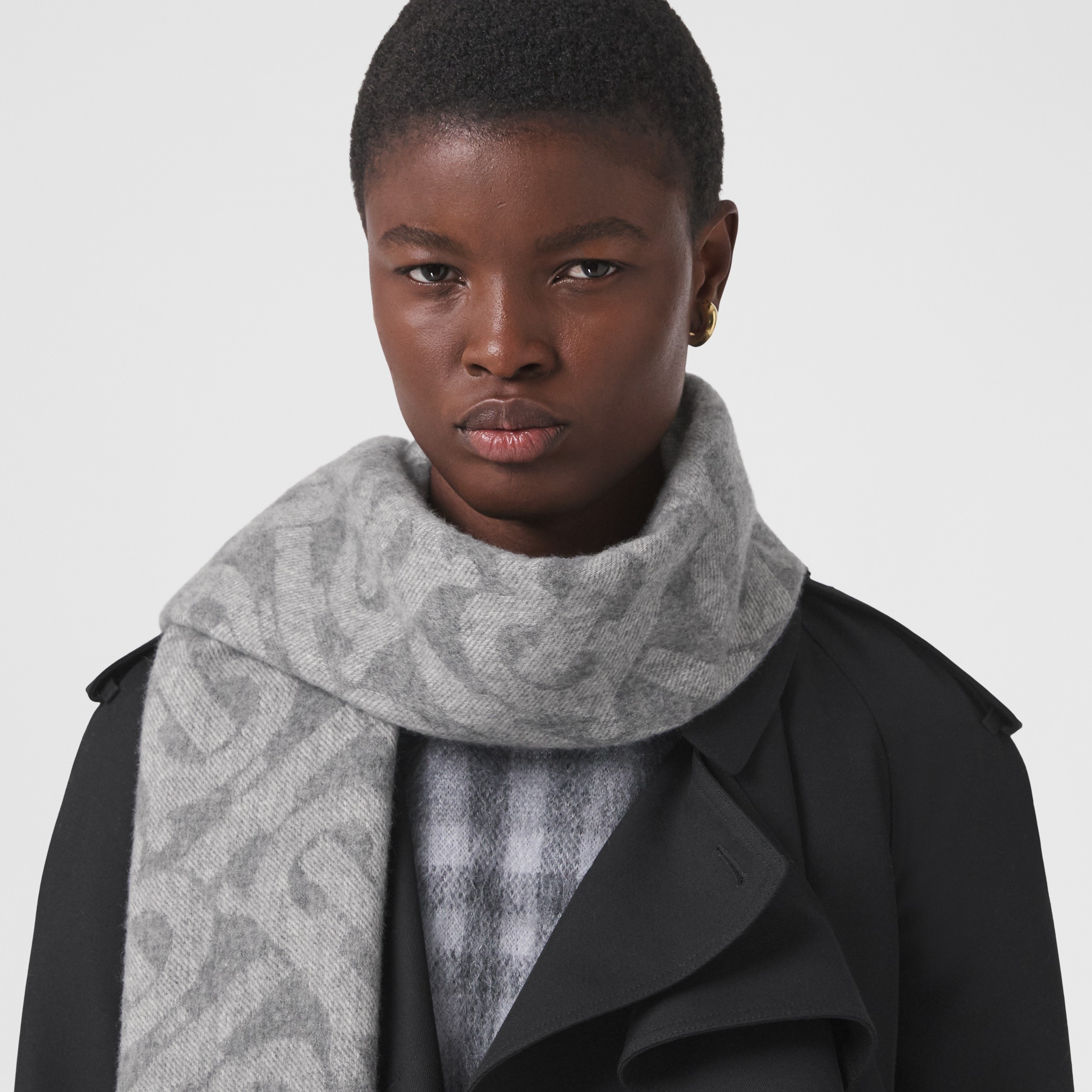 Burberry Reversible Check Monogram Cashmere Scarf in Grey Womens Accessories Scarves and mufflers Grey 