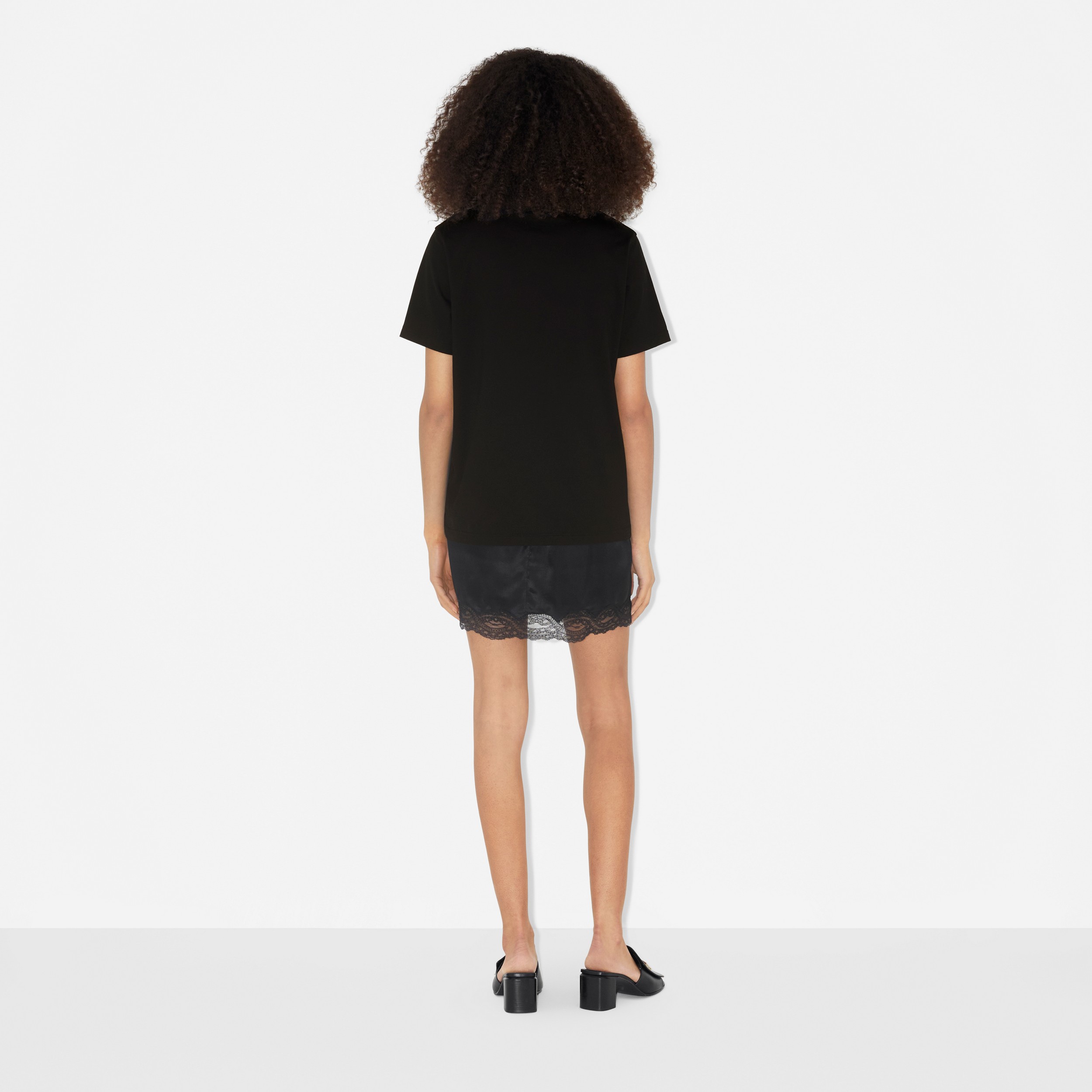 T-shirt en coton avec écusson feuille de chêne brodé (Noir) - Femme | Site officiel Burberry® - 4