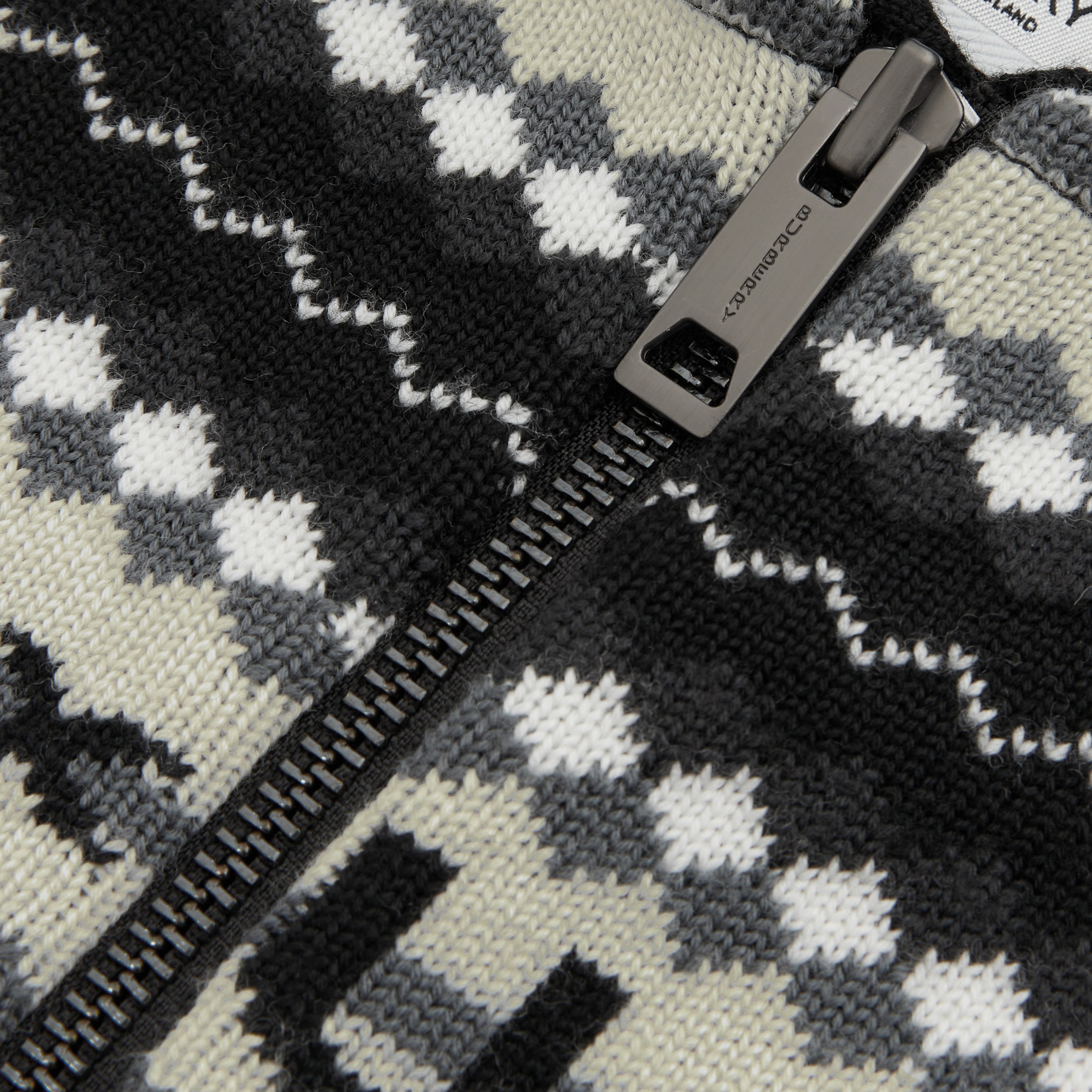 Suéter com capuz e zíper de algodão com logotipo em Fair Isle (Preto/branco) - Crianças | Burberry® oficial - 2