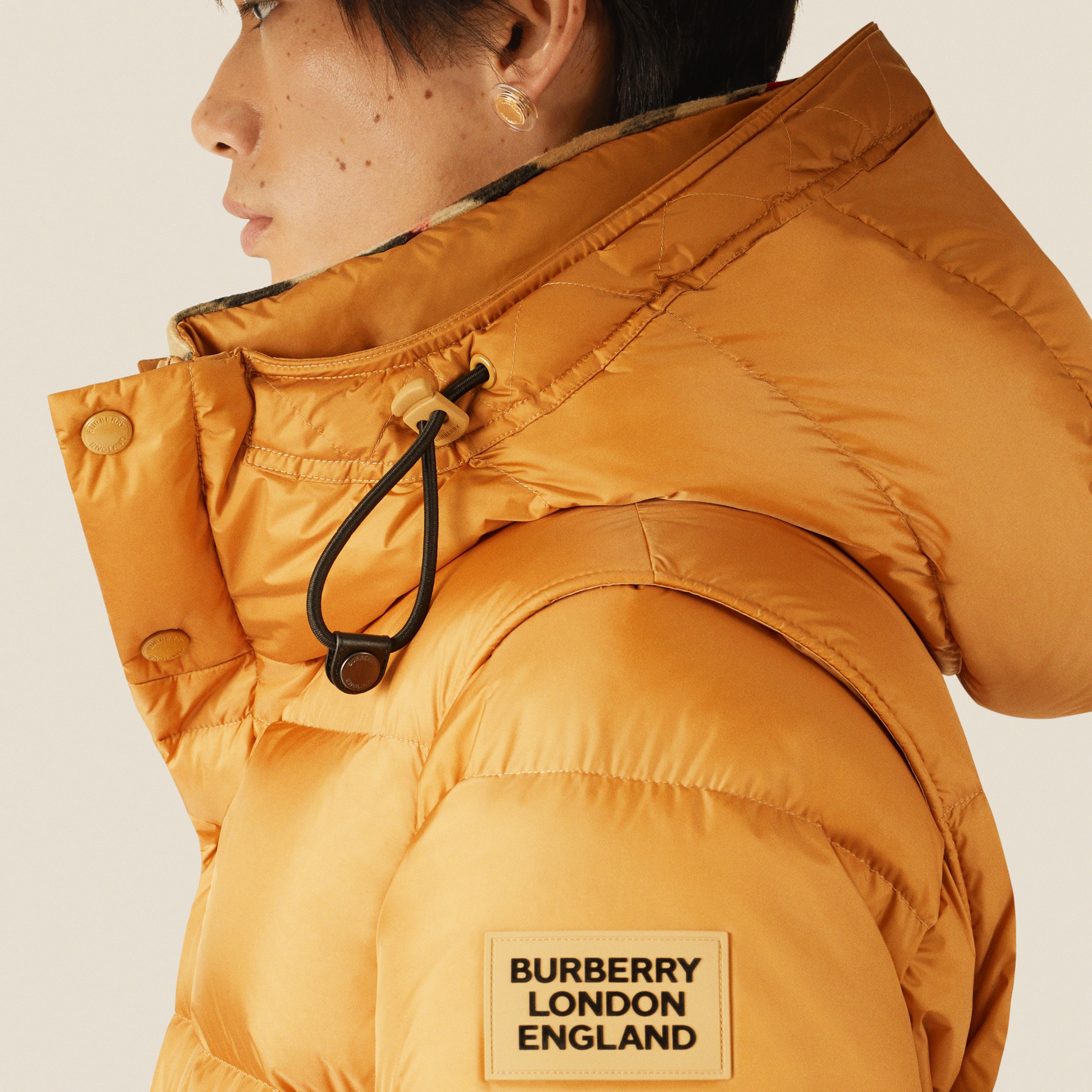 burberry detachable sleeve jacket