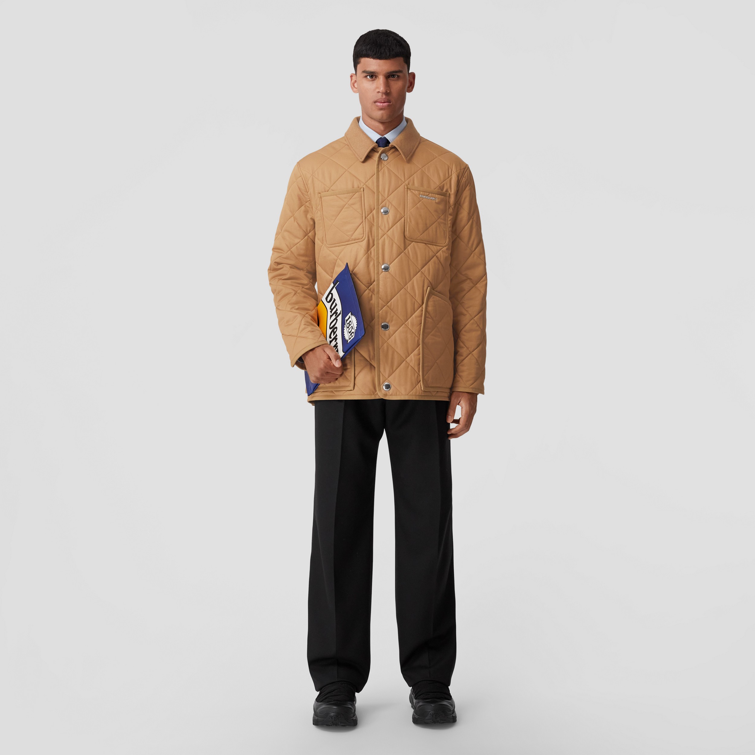 Jaqueta de campo de gabardine de algodão em matelassê (Camel) - Homens | Burberry® oficial - 1