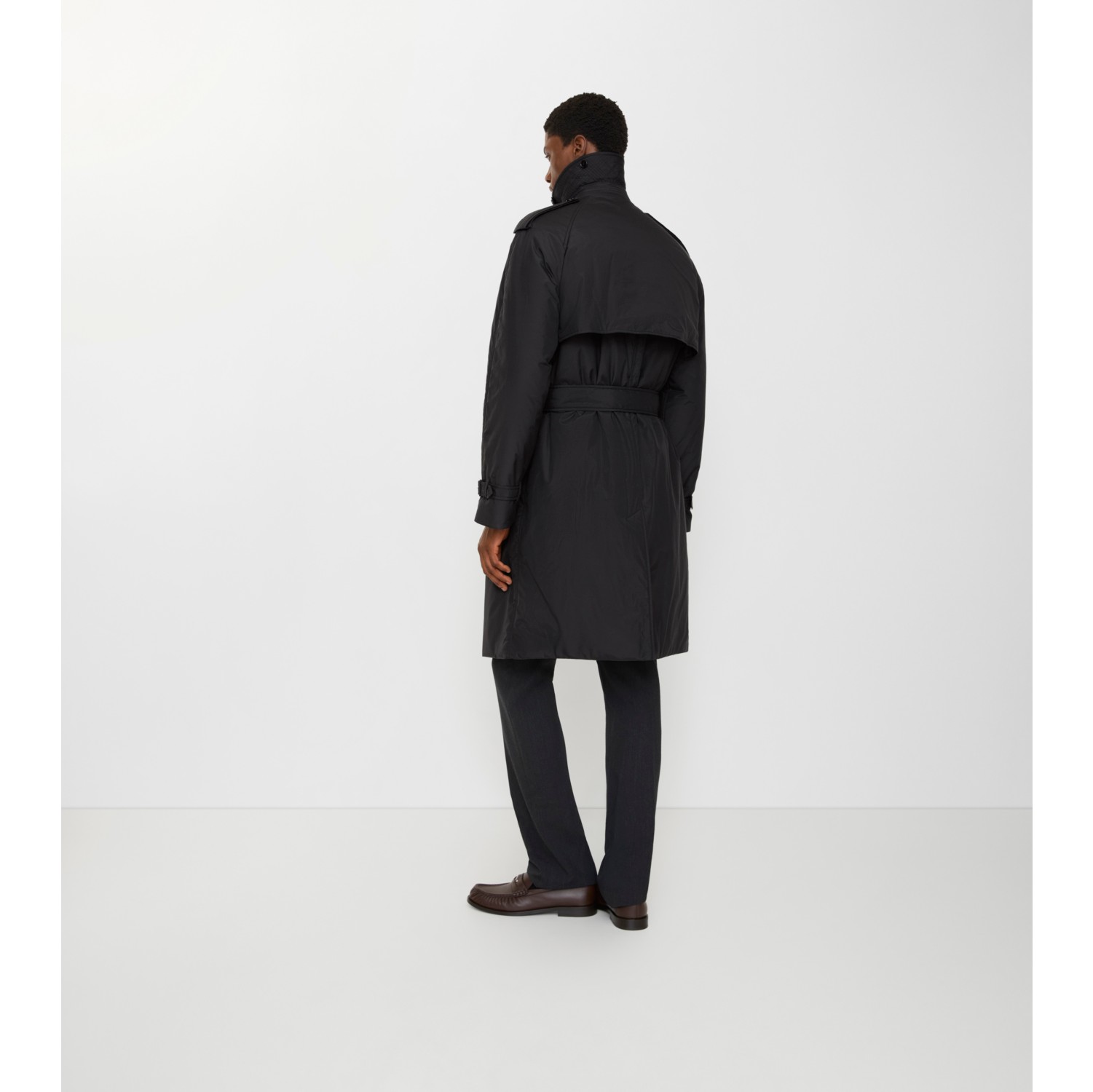 美品 バーバリー フーデット トレンチコート ポリエステル ブラック サイズ M 中古・古着通販】BURBERRY (バーバリー) ナイロントレンチコート