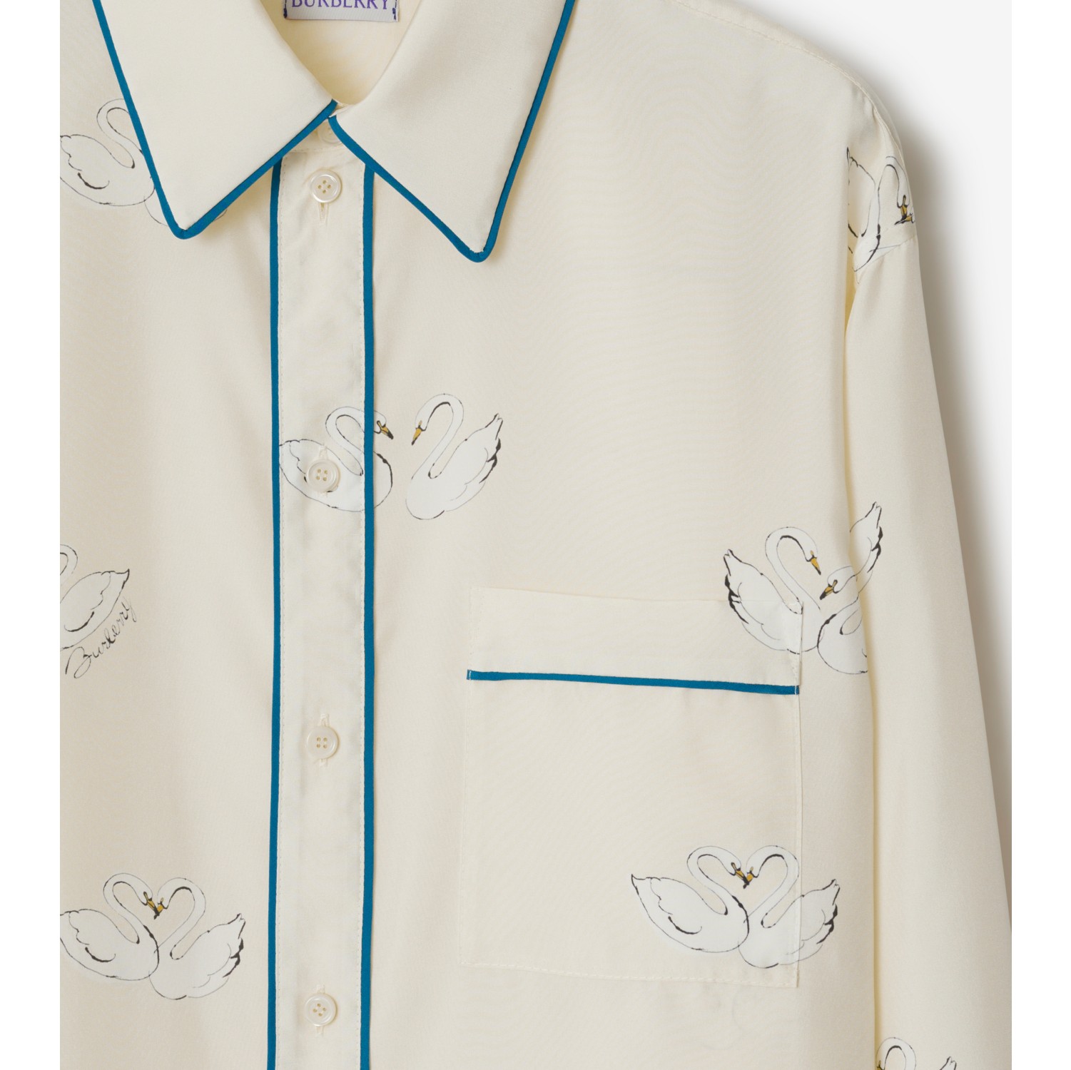 Camisa pijamera en seda con cisnes