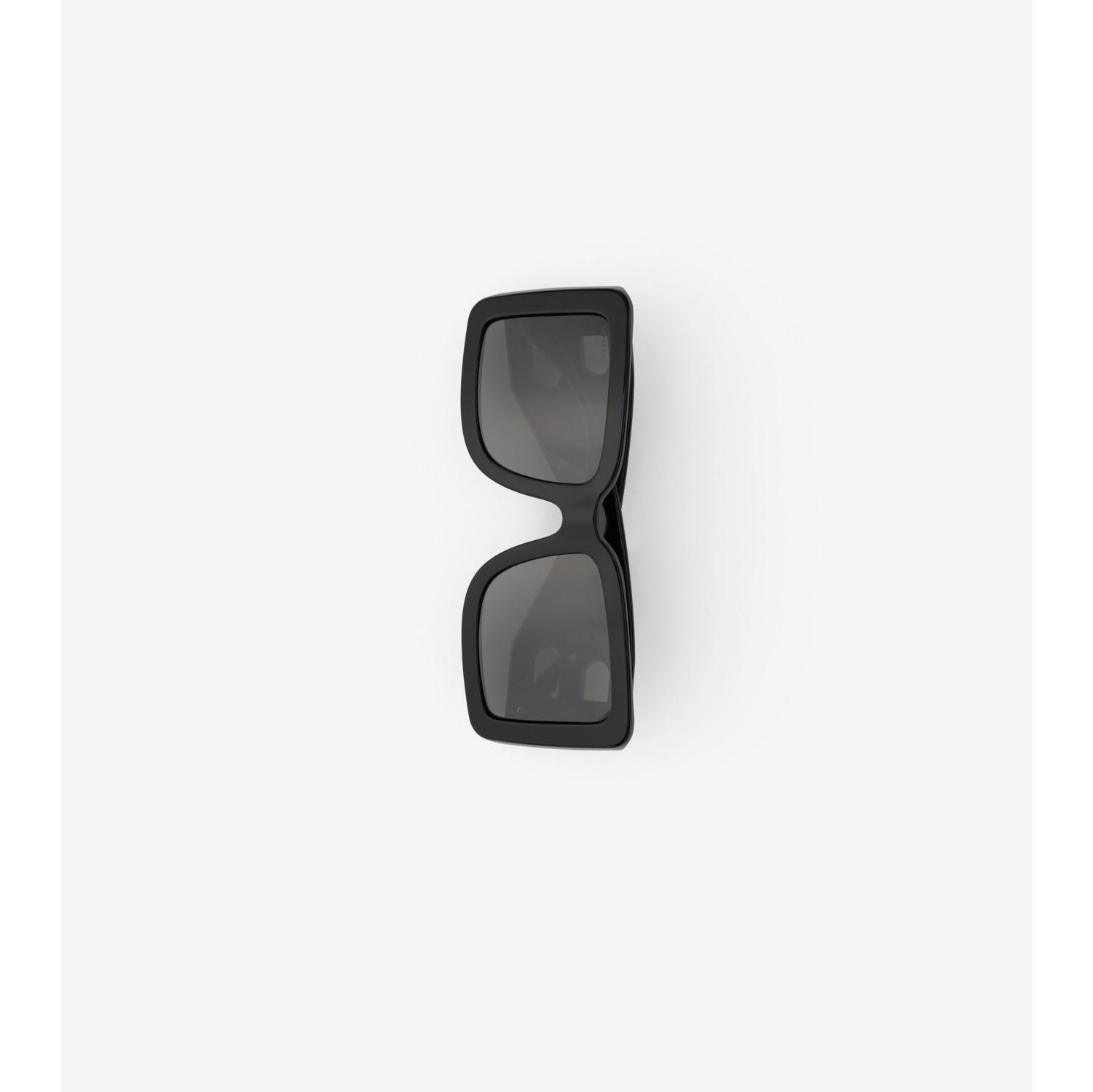 Square sunglasses with black frame and gold details