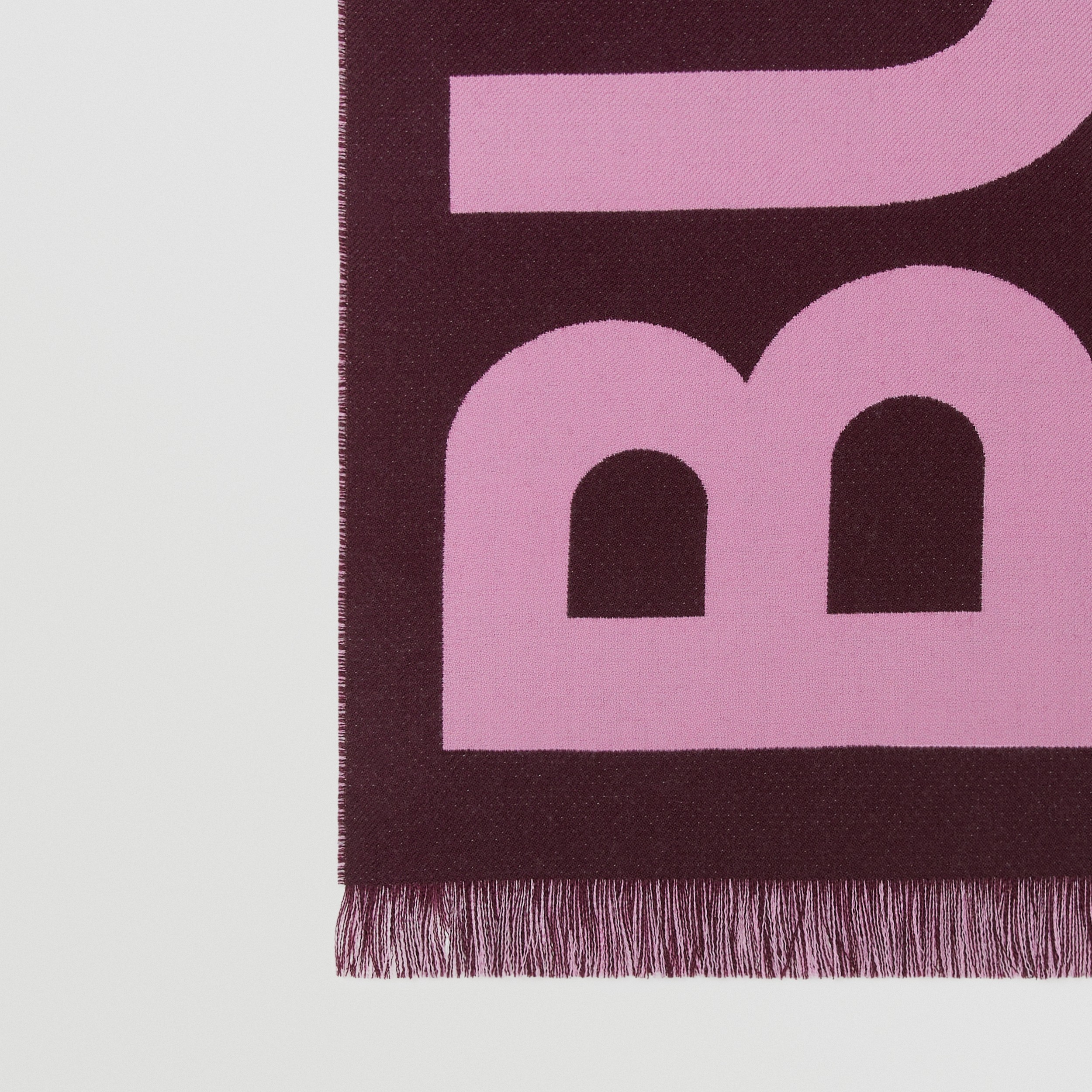 Cachecol de lã com logotipo em jacquard (Borgonha/chiclete) | Burberry® oficial - 2