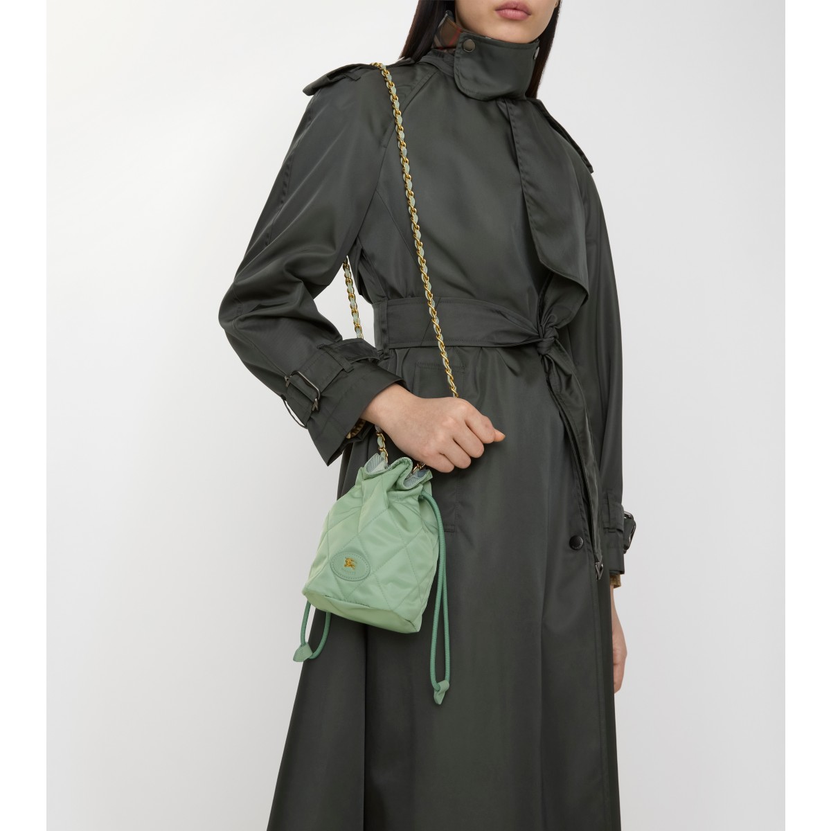  Check Reversible Horseshoe Chain Pouch