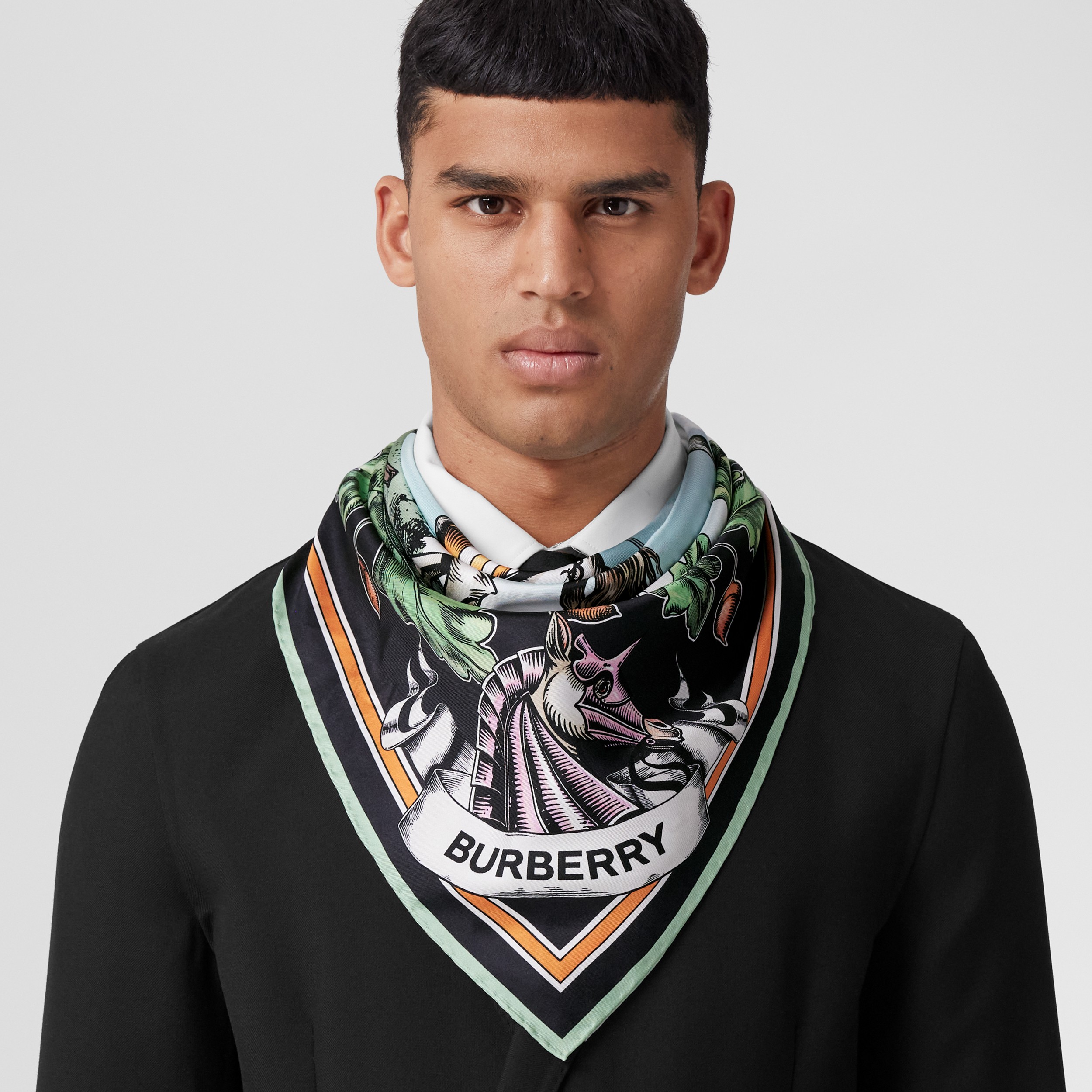 Foulard in seta con stampa del marchio del cavaliere equestre (Multicolore) | Sito ufficiale Burberry® - 4