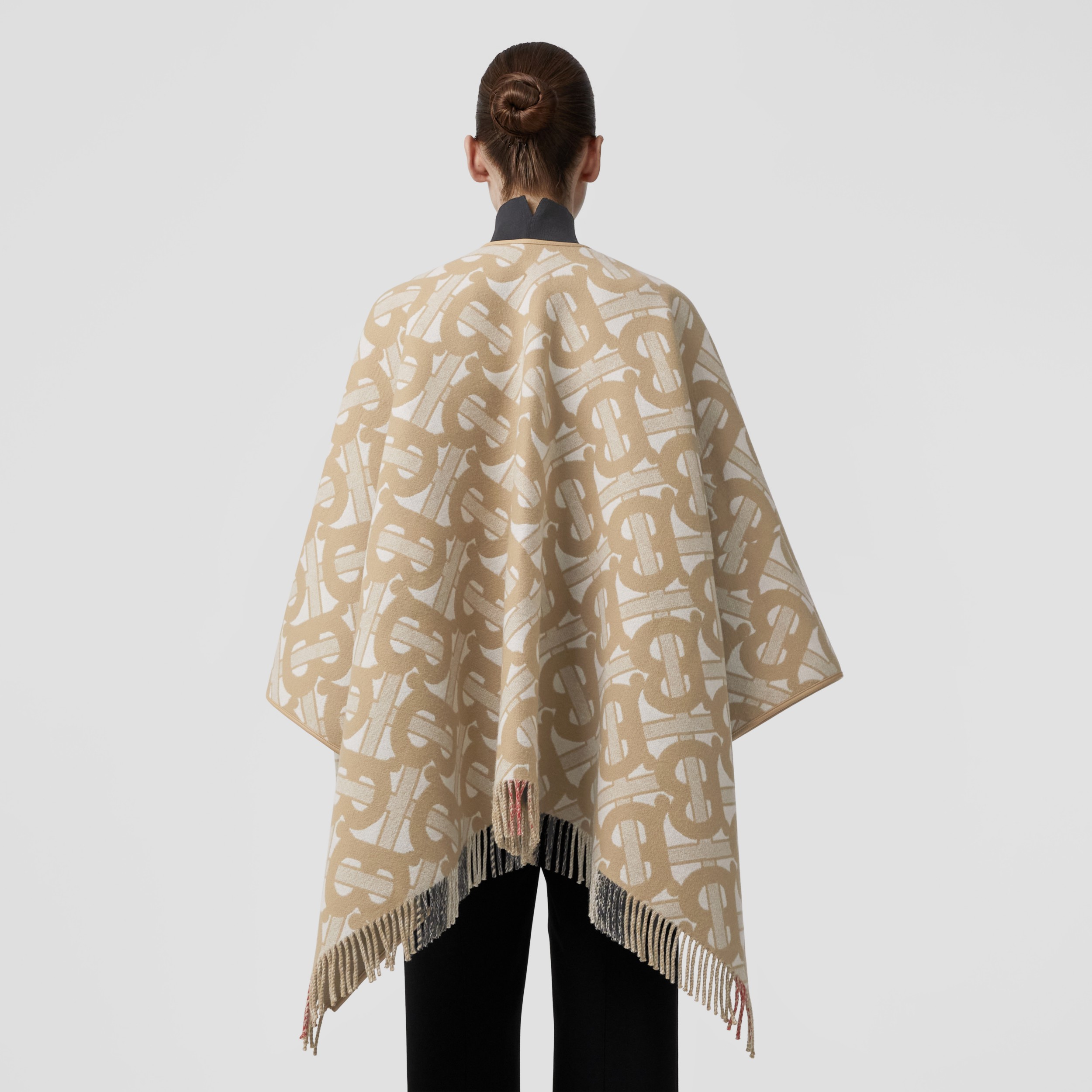 リバーシブル モノグラム ウールカシミア ジャカードケープ ...