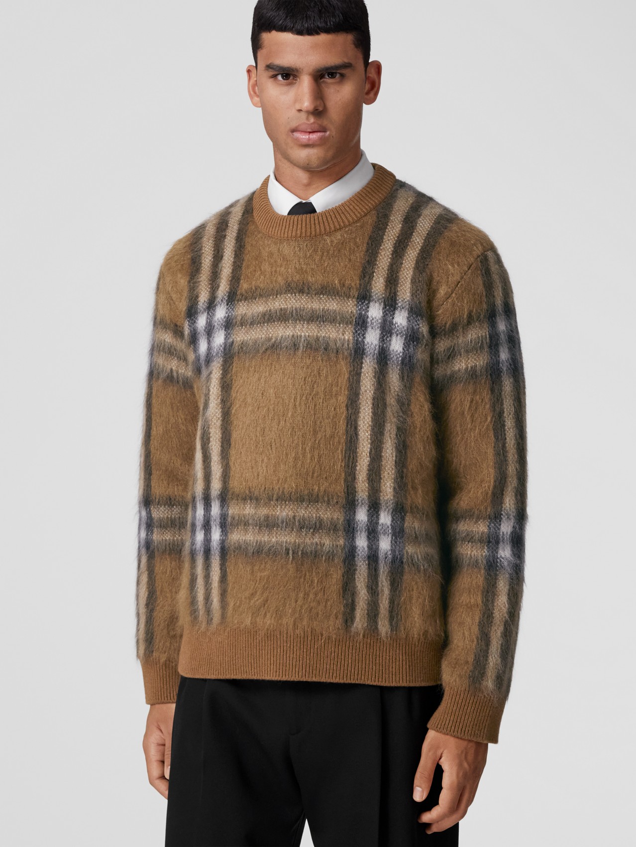 Mens Clothing Sweaters and knitwear V-neck jumpers Burberry Check Cashmere V-neck Sweater in Brown for Men 