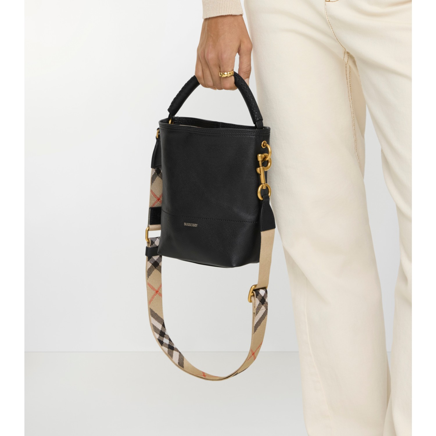 Mini B Clip Bucket Bag​ in Black - Women, Leather | Burberry® Official