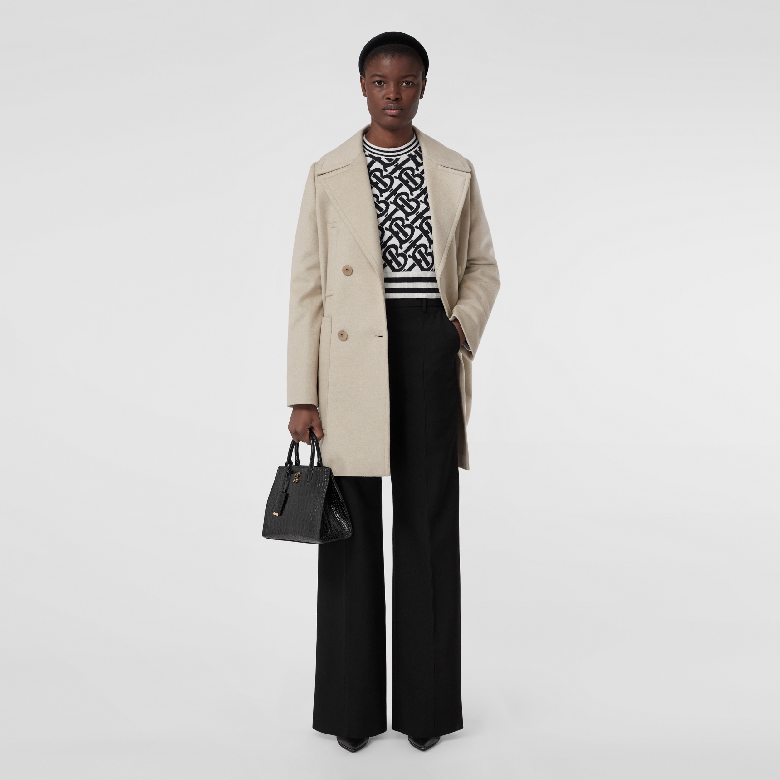 Manteau en cachemire à double boutonnage avec poche (Camaïeu De Beige Clair) - Femme | Site officiel Burberry® - 4