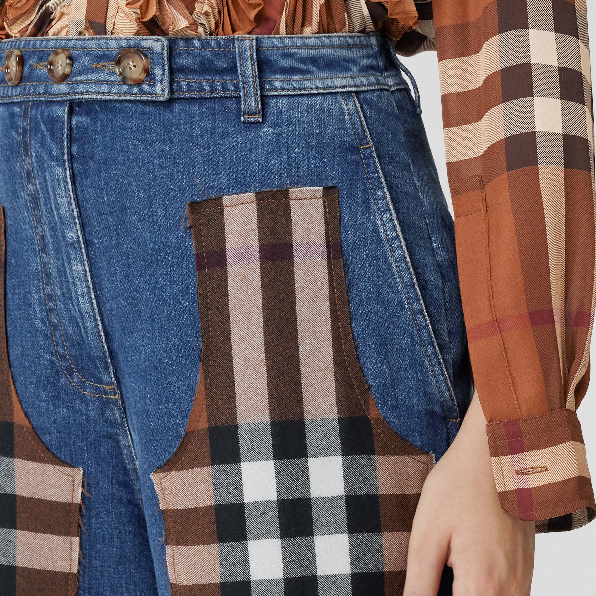 Calças jeans estonadas de lã com recorte xadrez (Azul Ardósia Intenso) - Mulheres | Burberry® oficial - 2