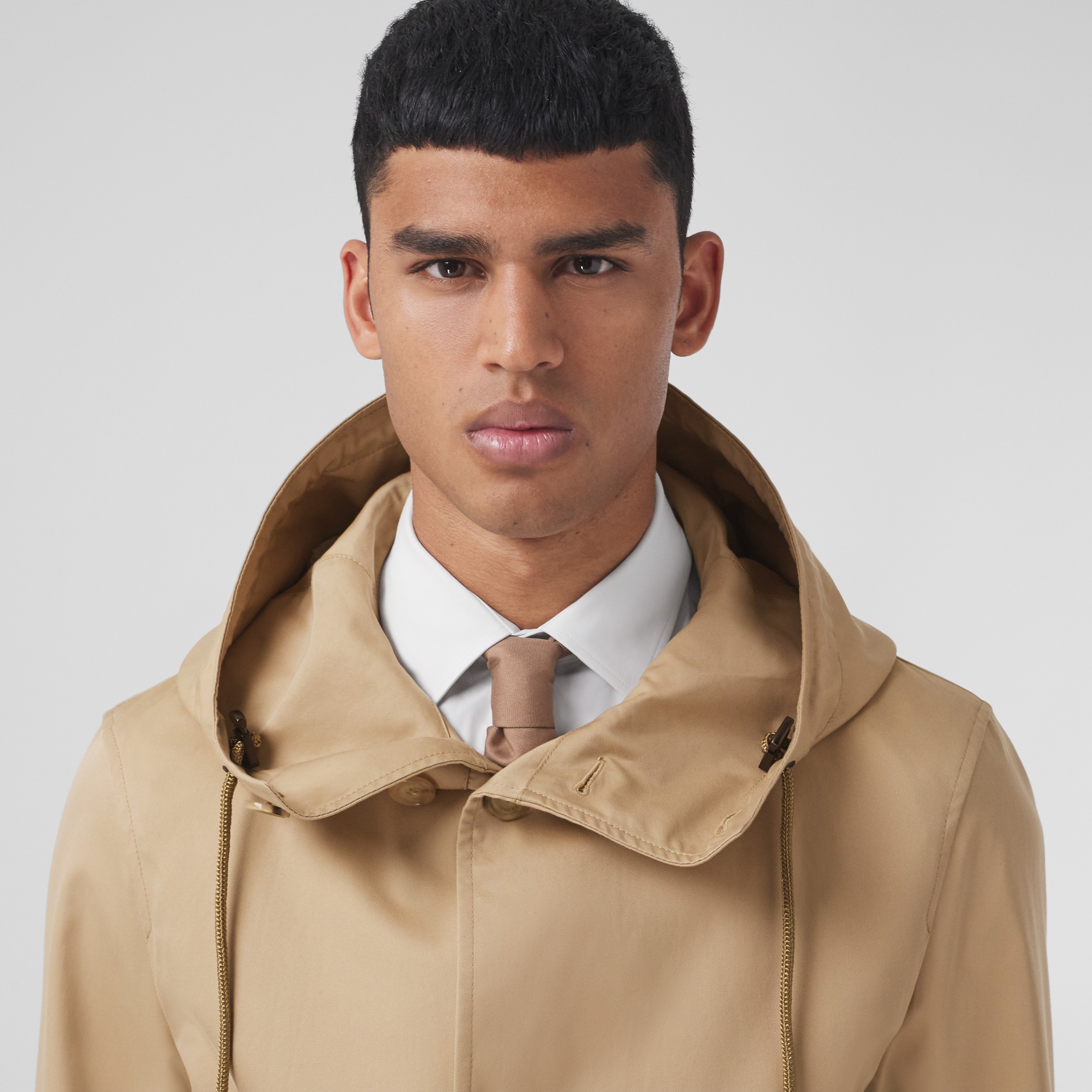 Car coat com capuz de gabardine de algodão (Mel) - Homens | Burberry® oficial - 2