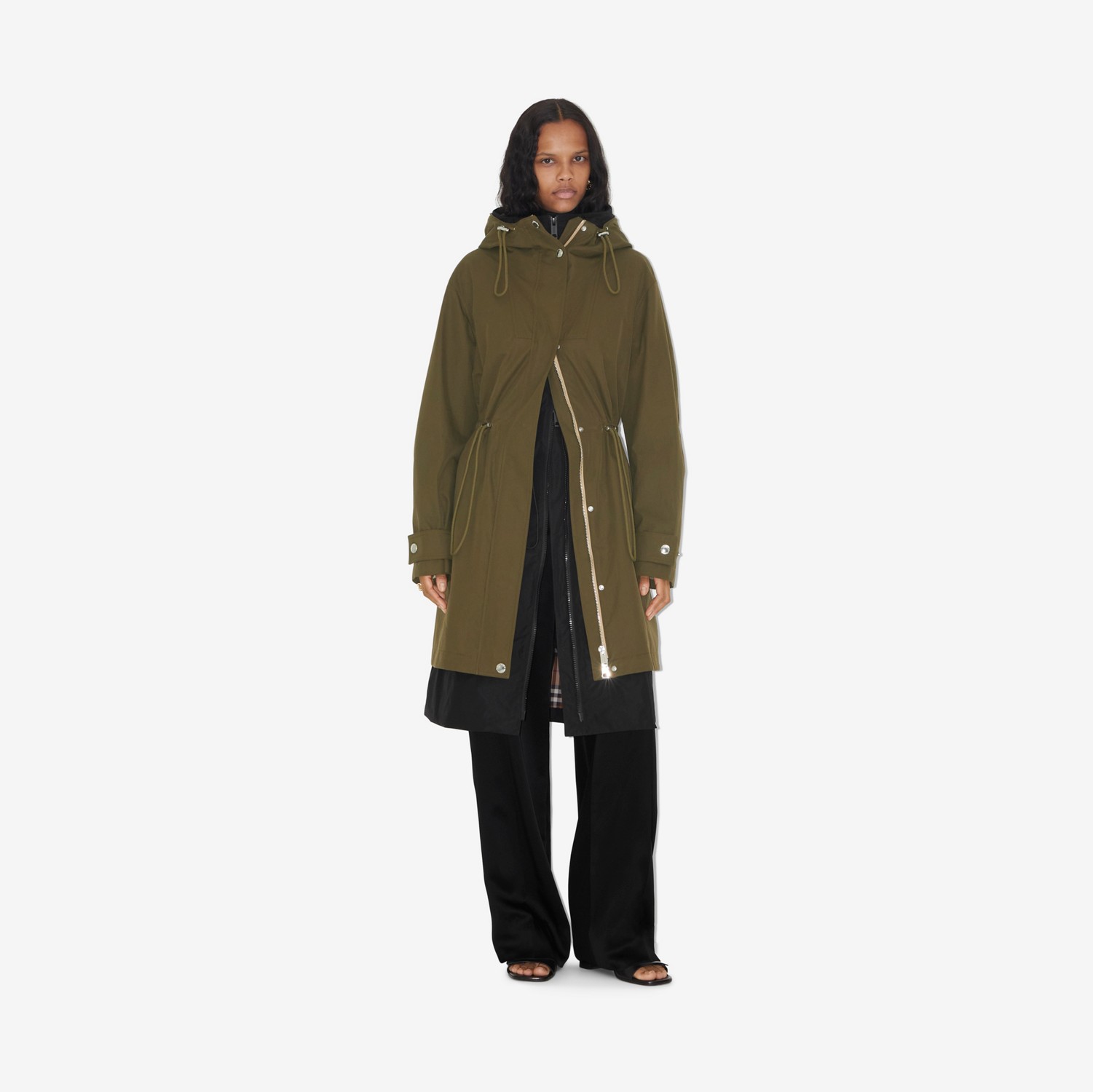 Parka en algodón de gabardina tropical con capucha (Caqui Militar Oscuro) - Mujer | Burberry® oficial
