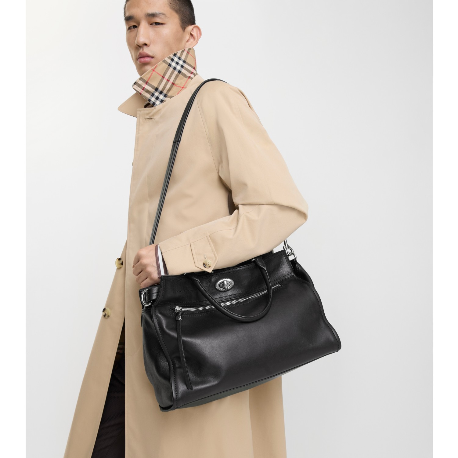 Medium Hampstead Tote​ in Black - Men, Leather | Burberry® Official