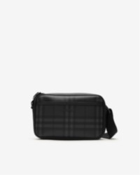 ウィメンズ＆メンズ デザイナーバッグ | Burberry® 公式サイト