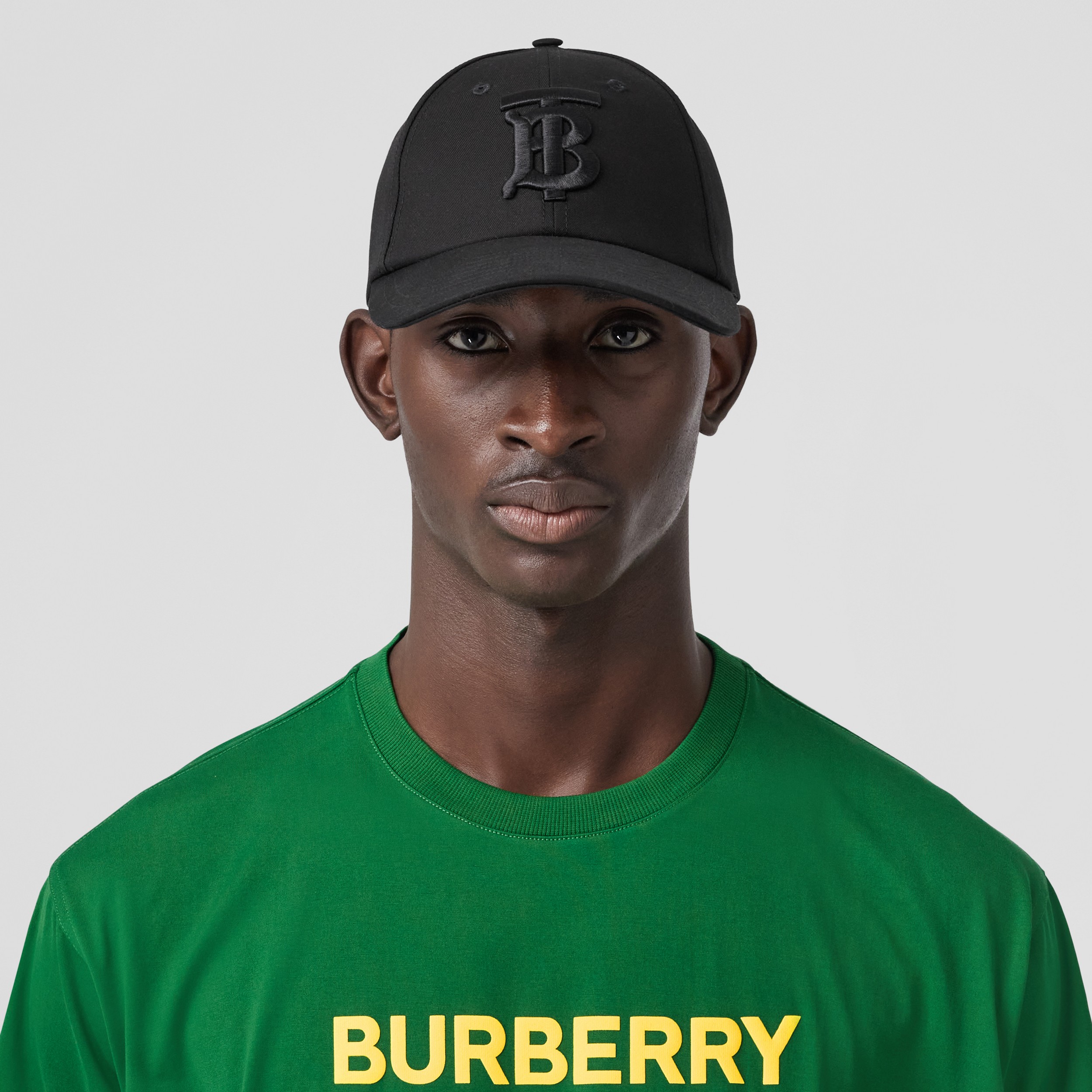 ロゴプリント コットン オーバーサイズTシャツ (アイビーグリーン) - メンズ | Burberry®公式サイト