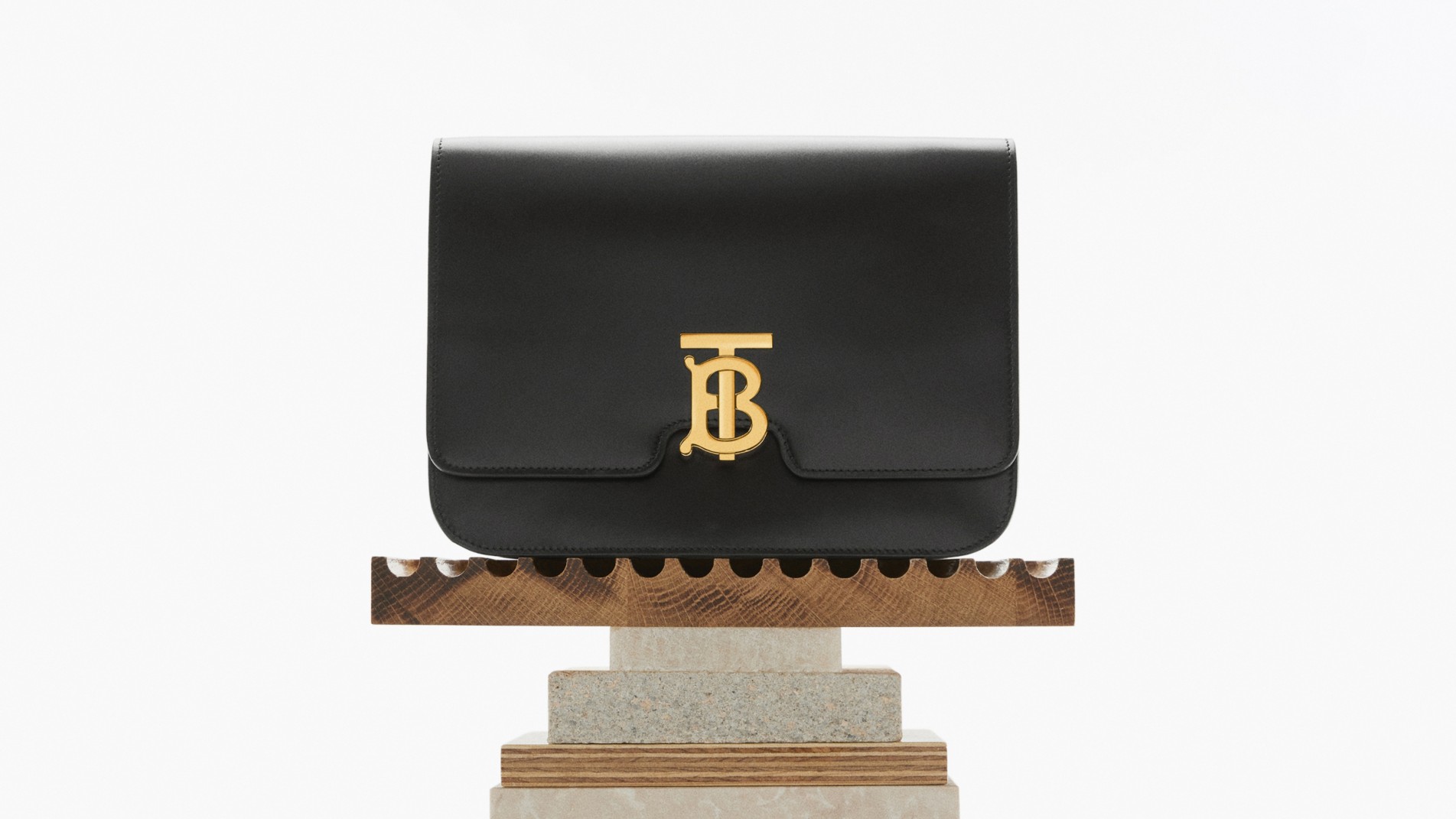 burberry 博柏利(中国)| 始于1856年的标志性英国品牌