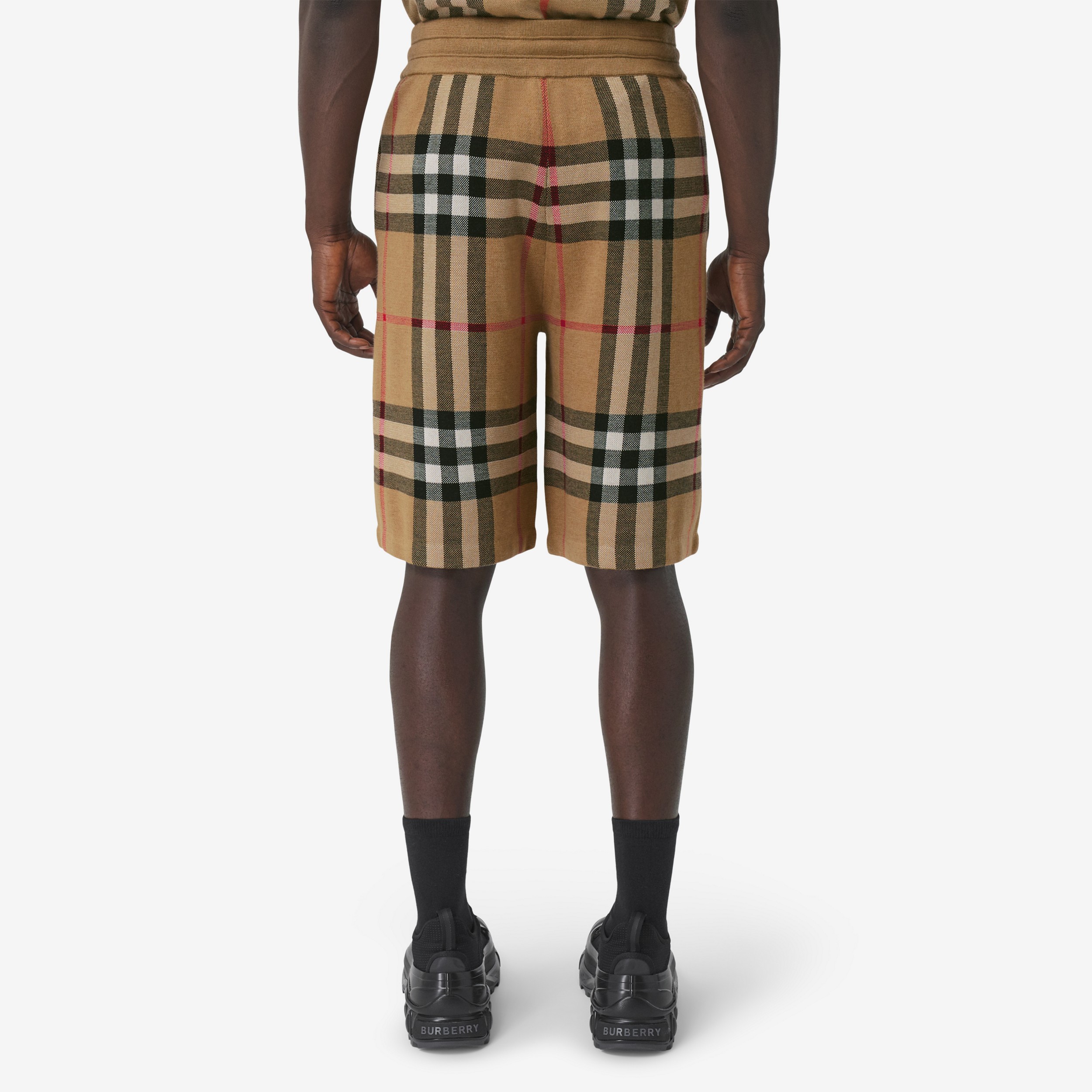 Pantalones cortos en seda y lana con motivo de cuadros en jacquard (Beige Vintage) - Hombre | Burberry® oficial - 3