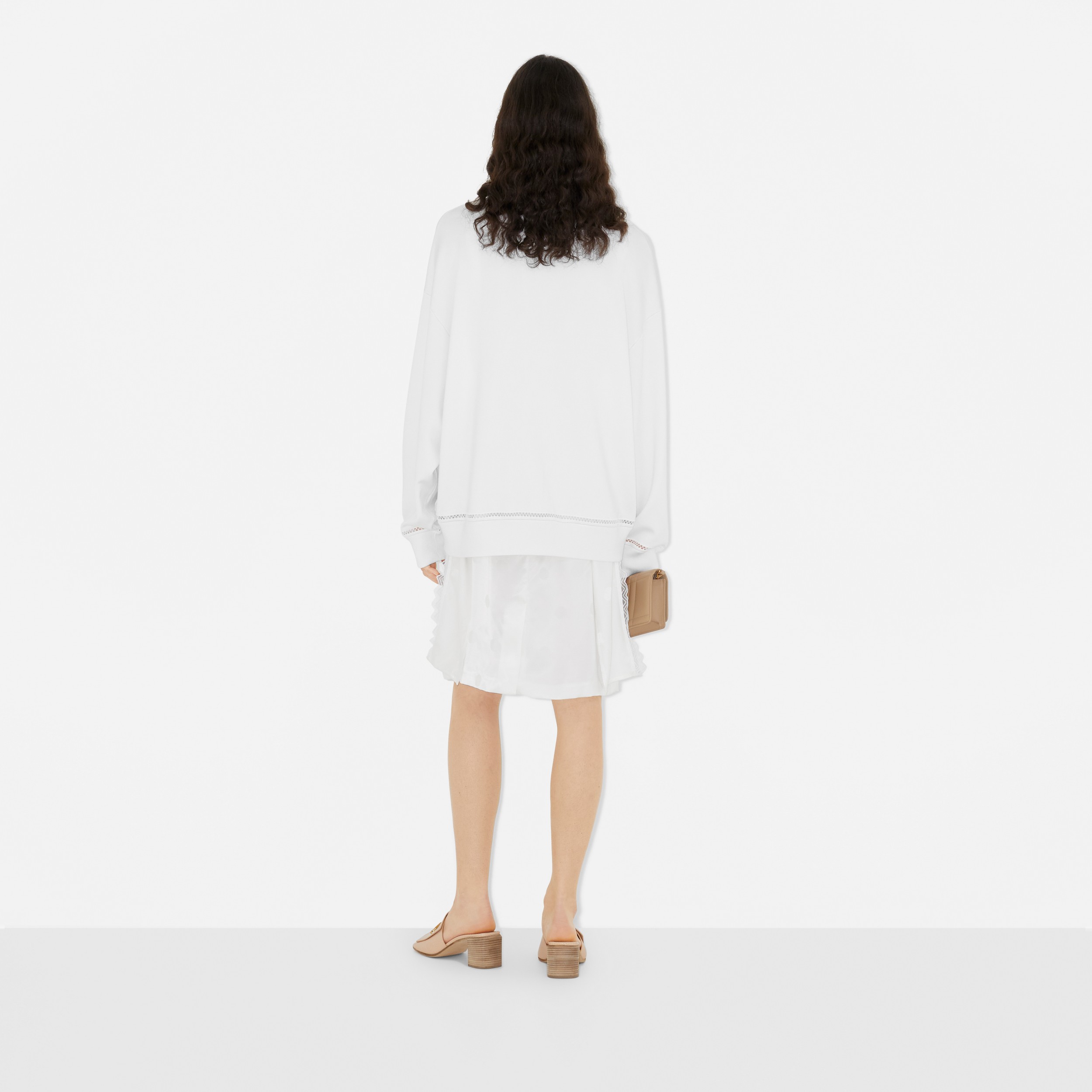 Suéter de viscose com estampa gráfica de letra (Branco Óptico) - Mulheres | Burberry® oficial - 4