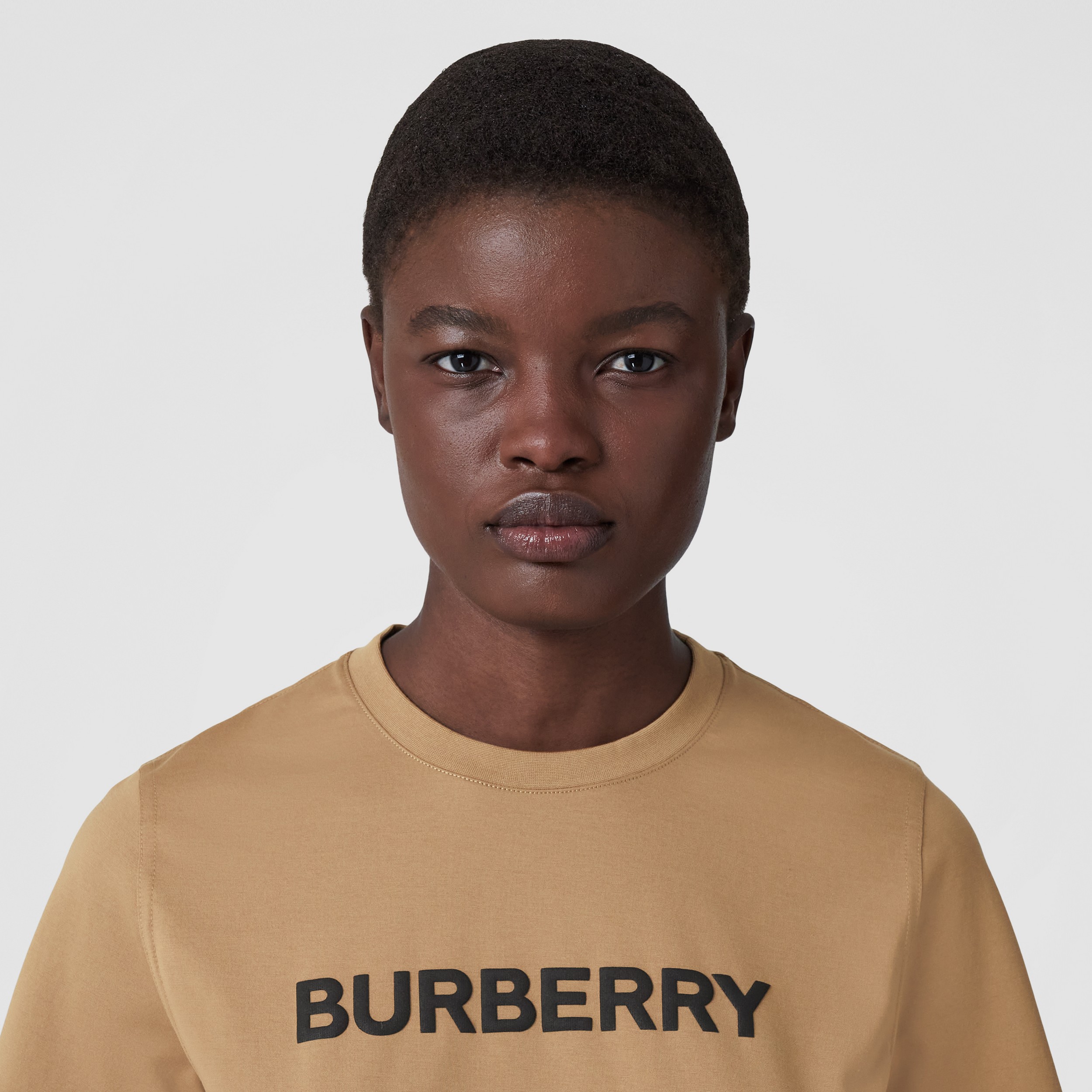 Baumwoll-T-Shirt mit Burberry-Logo (Camelfarben) - Damen | Burberry® - 2
