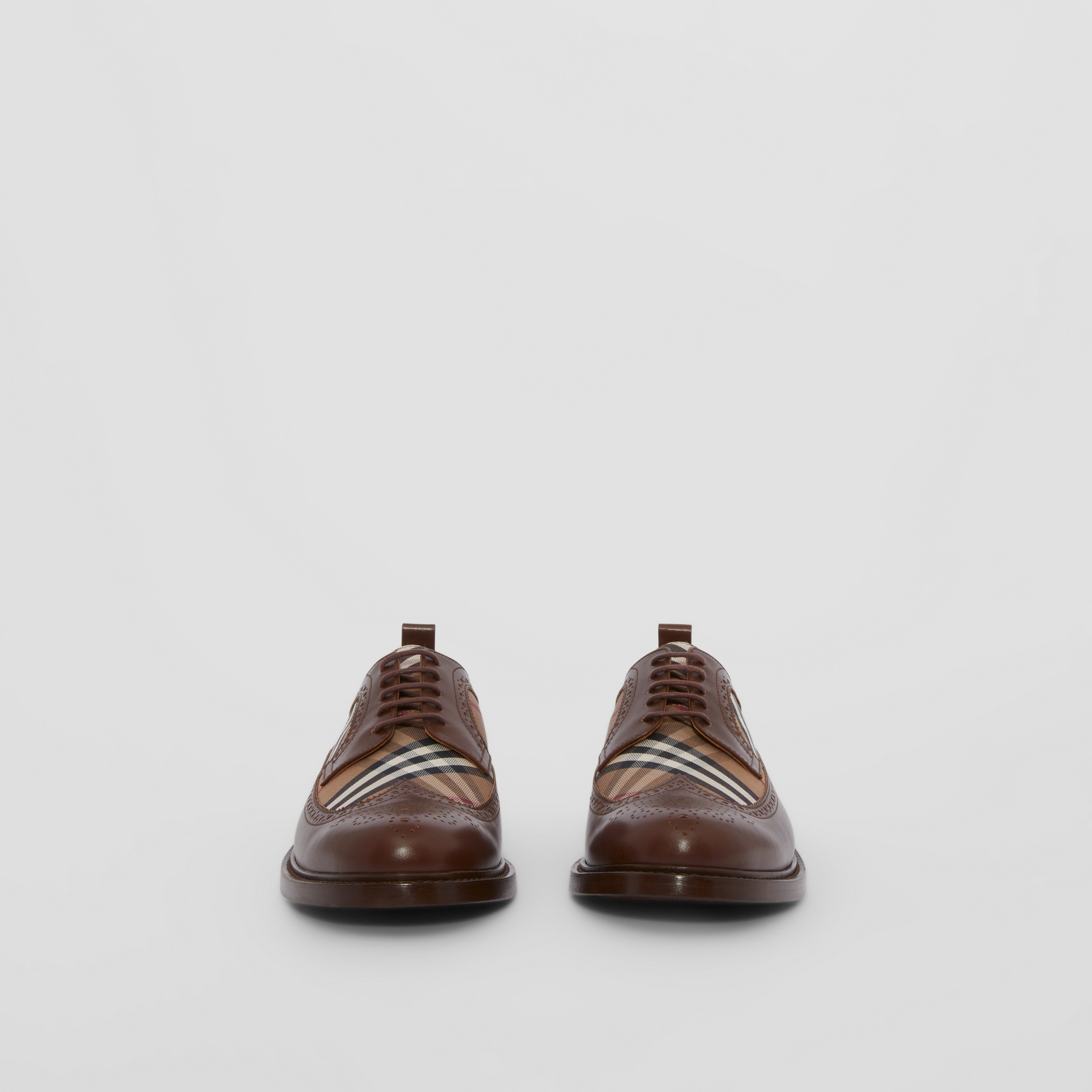 Sapatos Derby de couro com recorte em Vintage Check (Marrom Casca  Árvore Intenso) - Homens | Burberry® oficial - 3