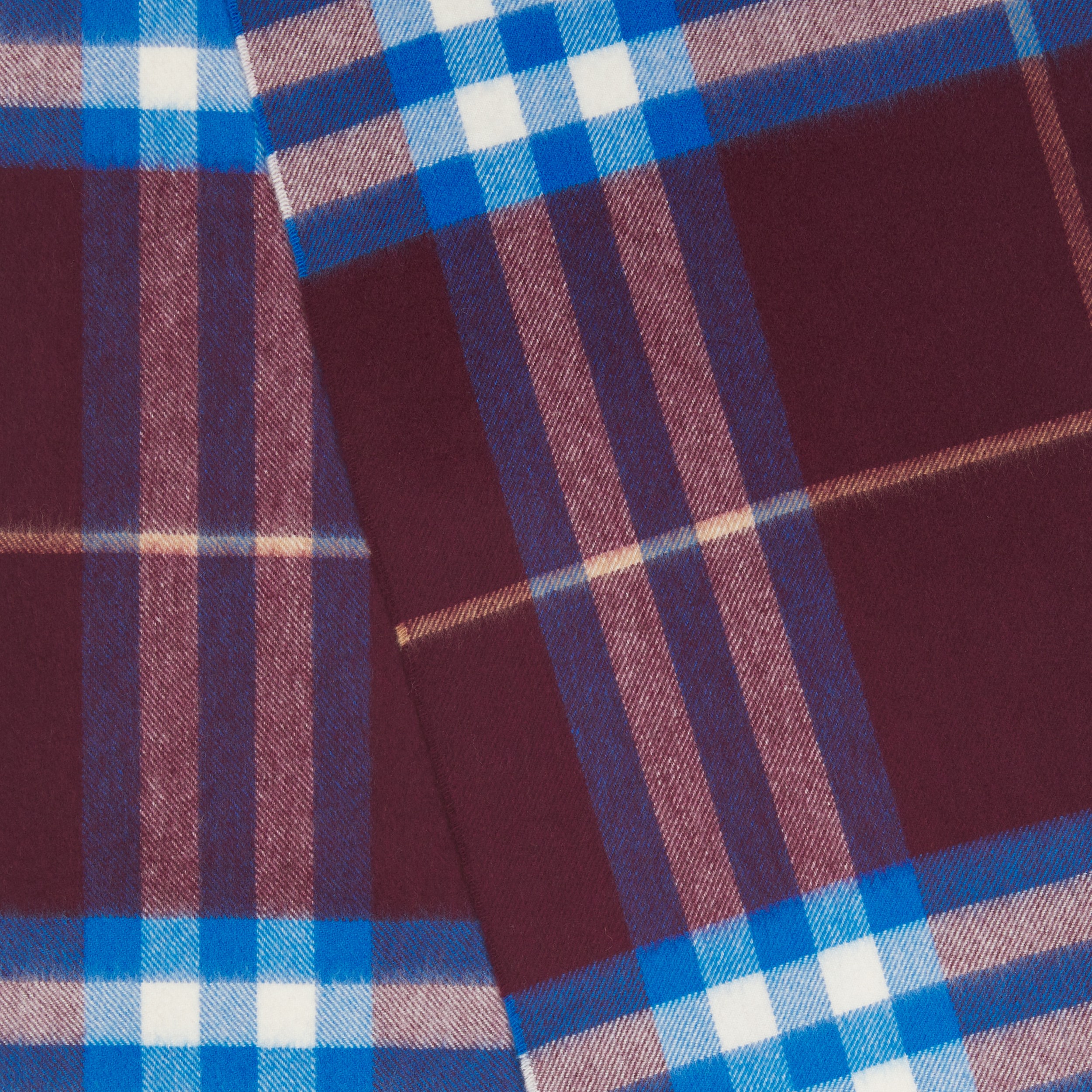 The Classic Cashmere Scarf in Cherry Velvet/blue | Burberry® Official - 2