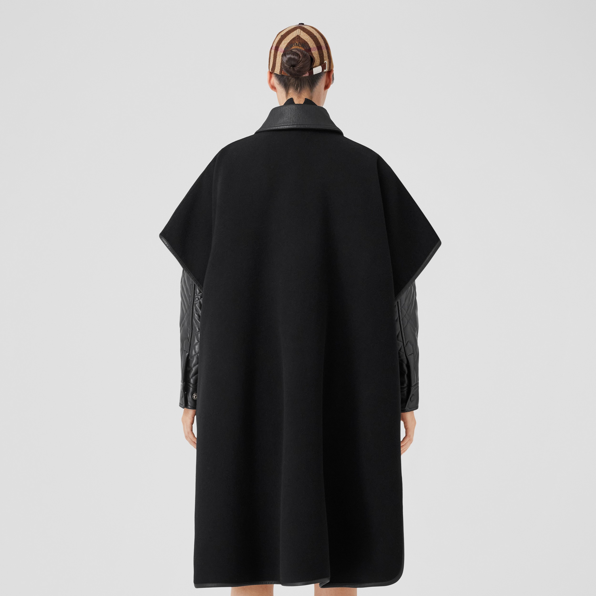 Mantella reversibile in lana con motivo tartan (Beige Archivio) - Donna | Sito ufficiale Burberry® - 3