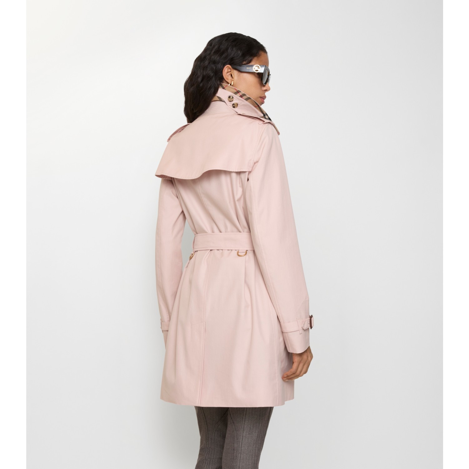 Burberry トレンチコート ピンク Short Tropical Gabardine Kensington Trench Coat in Pale sugar pink
