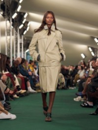 Model in Paper viscose trench jacket in stone