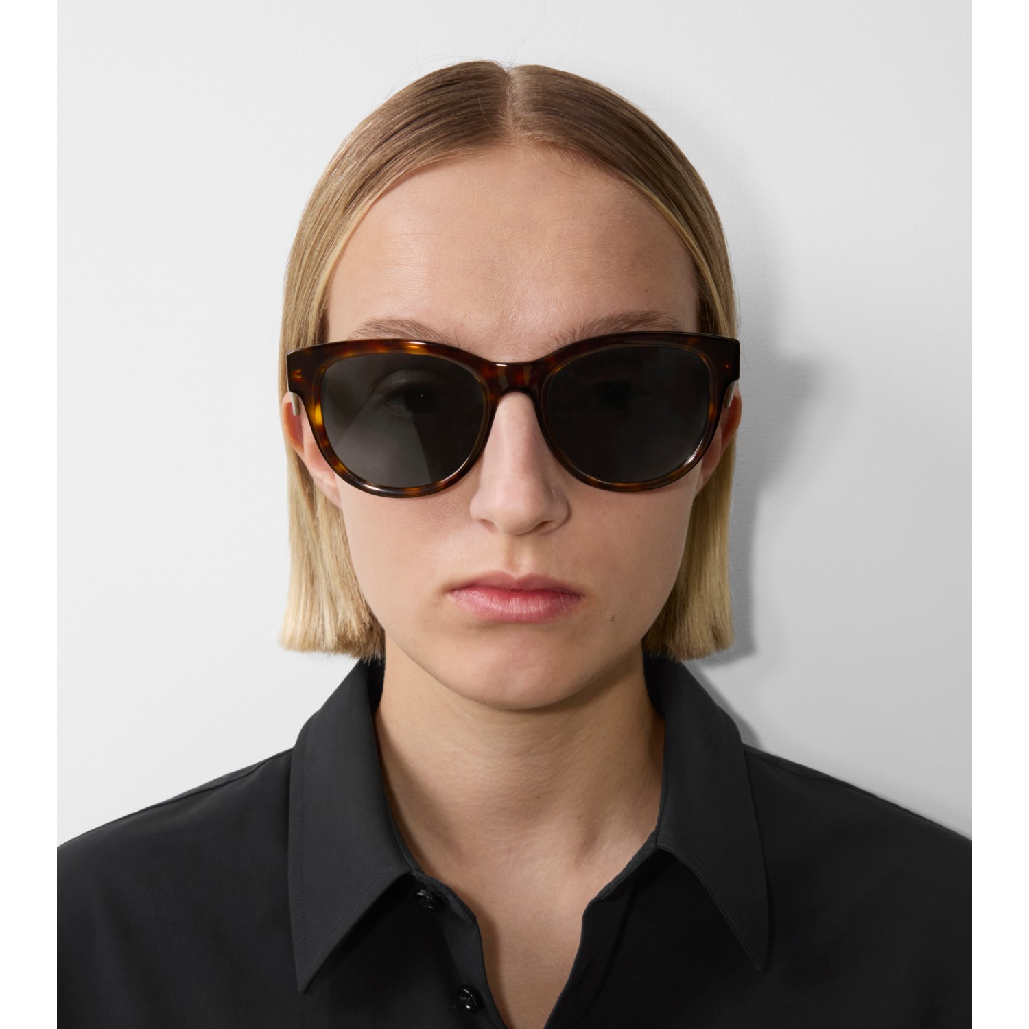 Round Sunglasses - thumbnail 2