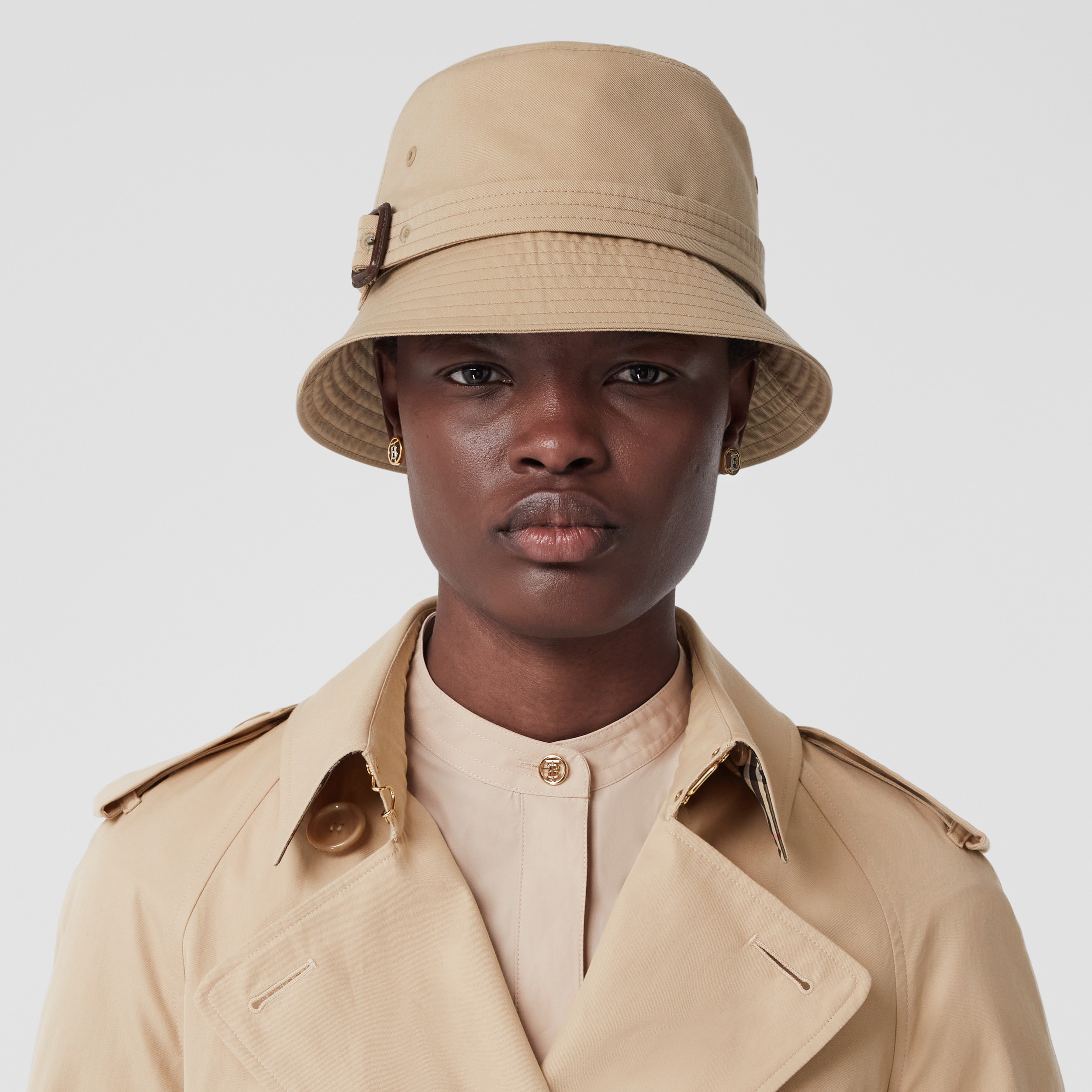 Tropical Gabardine Waterloo Trench Coat in Soft Fawn - Women | Burberry® Official - 2