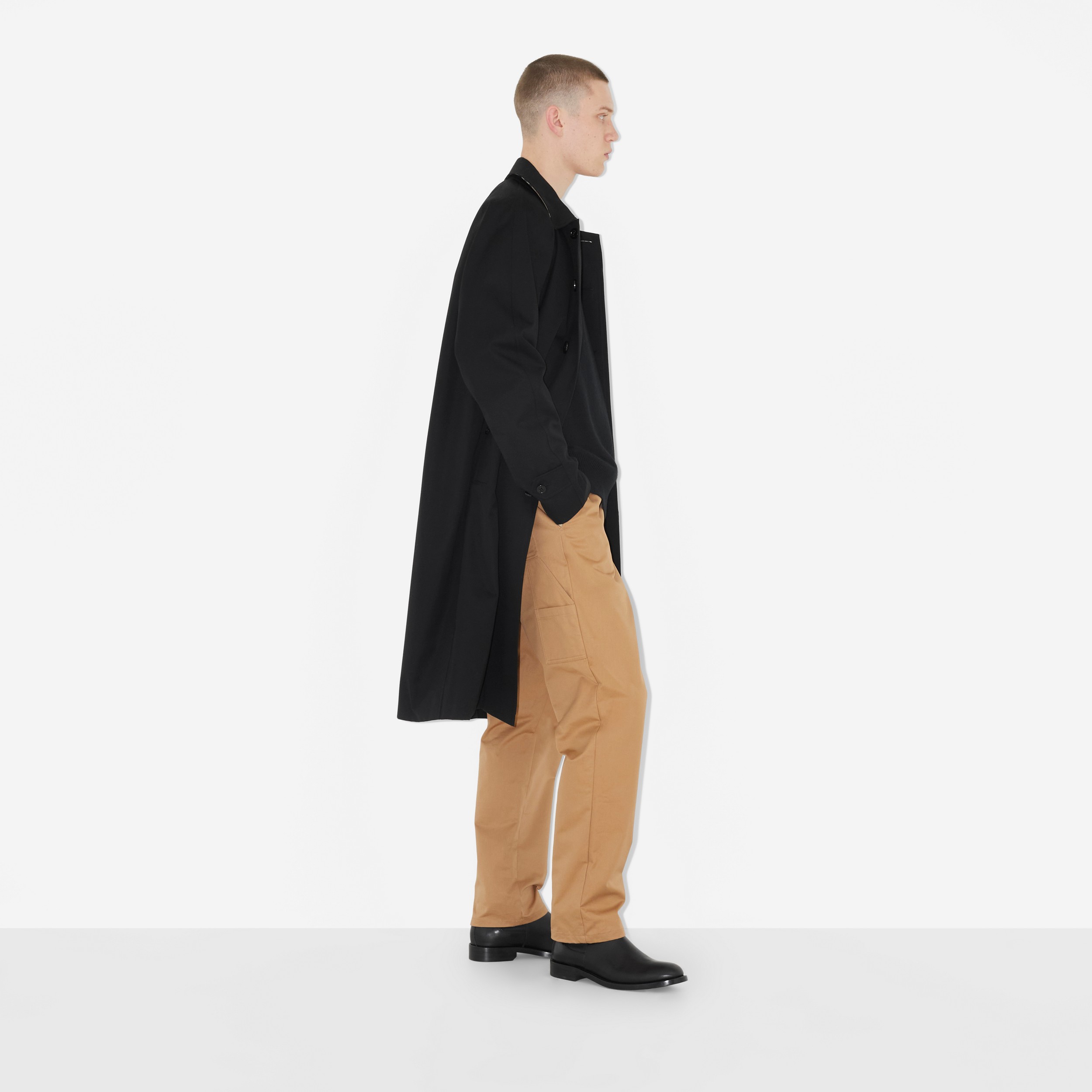 Pantalones cargo en algodón con emblema Equestrian Knight bordado (Cámel) - Hombre | Burberry® oficial - 3