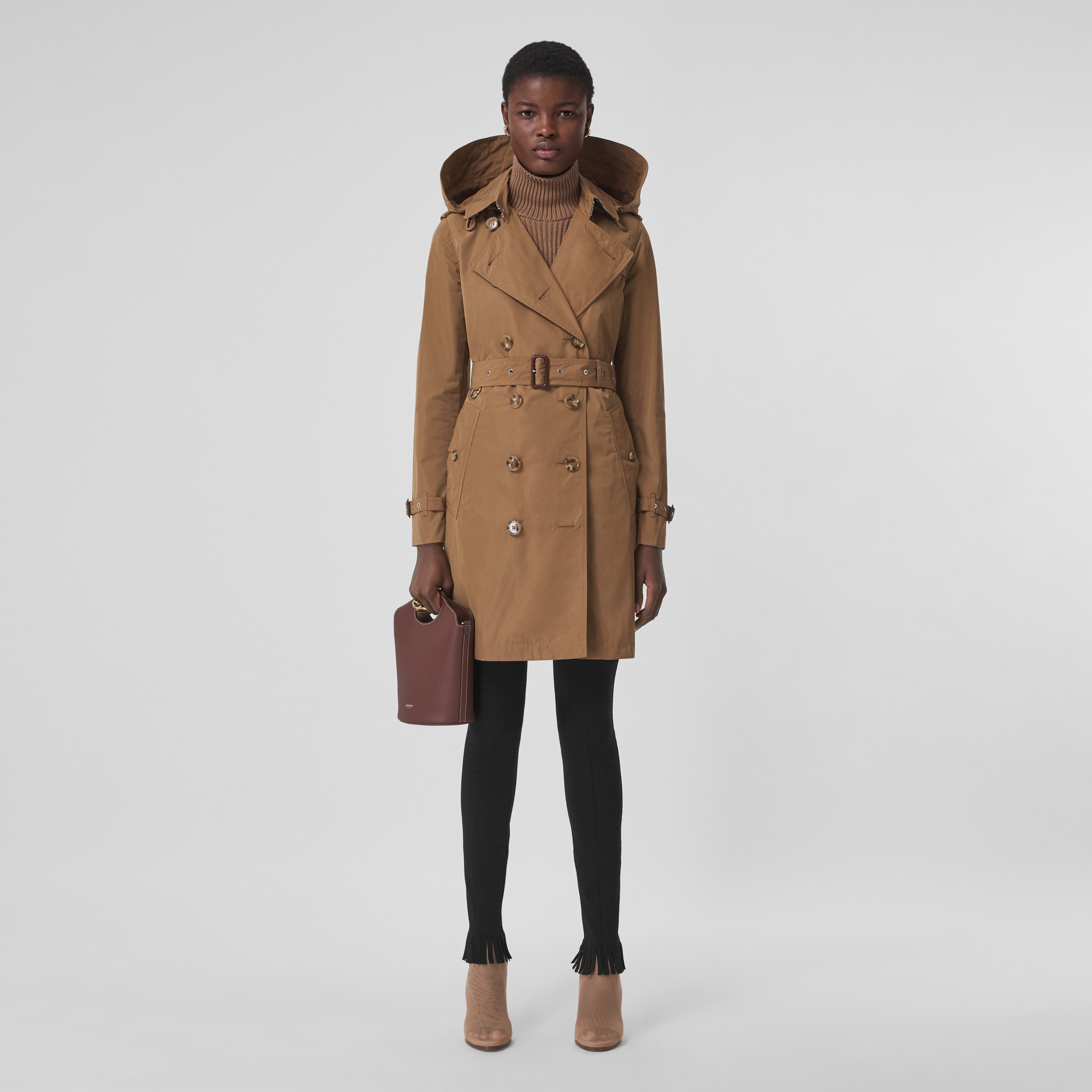 Trench coat Kensington de tafetá com capuz removível (Camel) - Mulheres | Burberry® oficial - 1